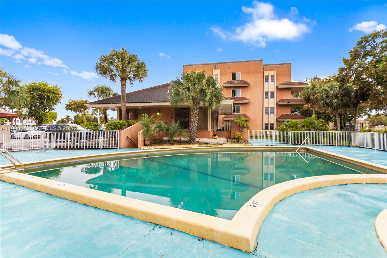 LAKEVIEW GARDENS AT MIAMI - Residential