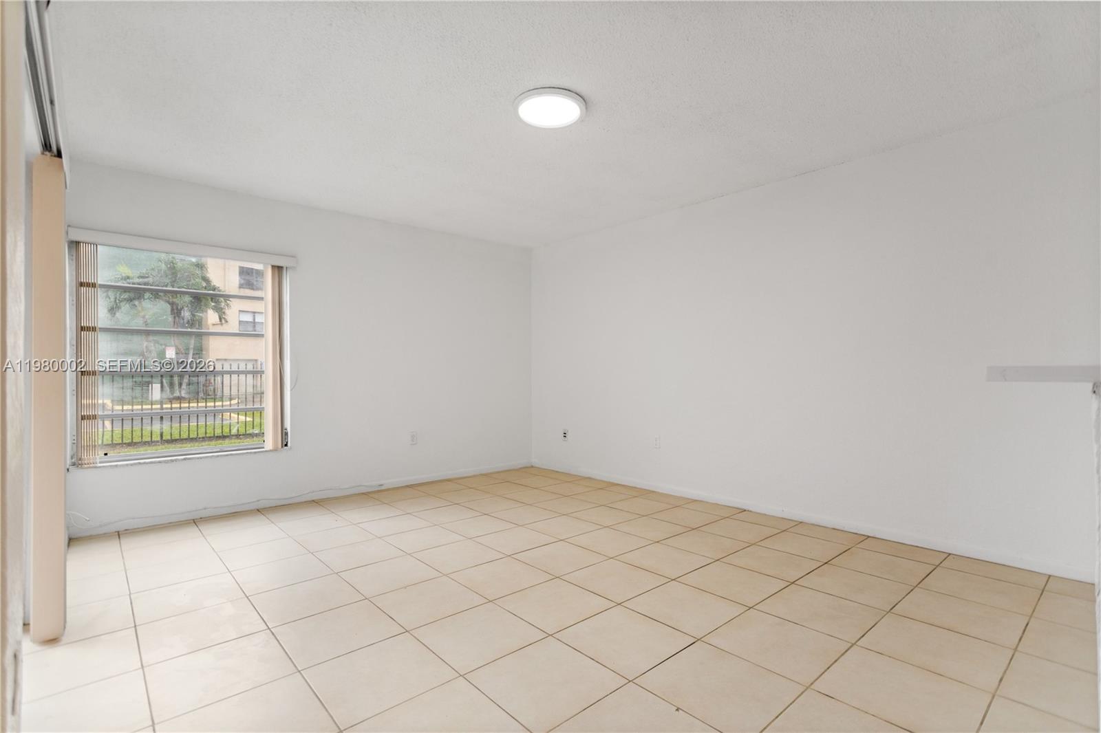 LAKEVIEW GARDENS AT MIAMI - Residential