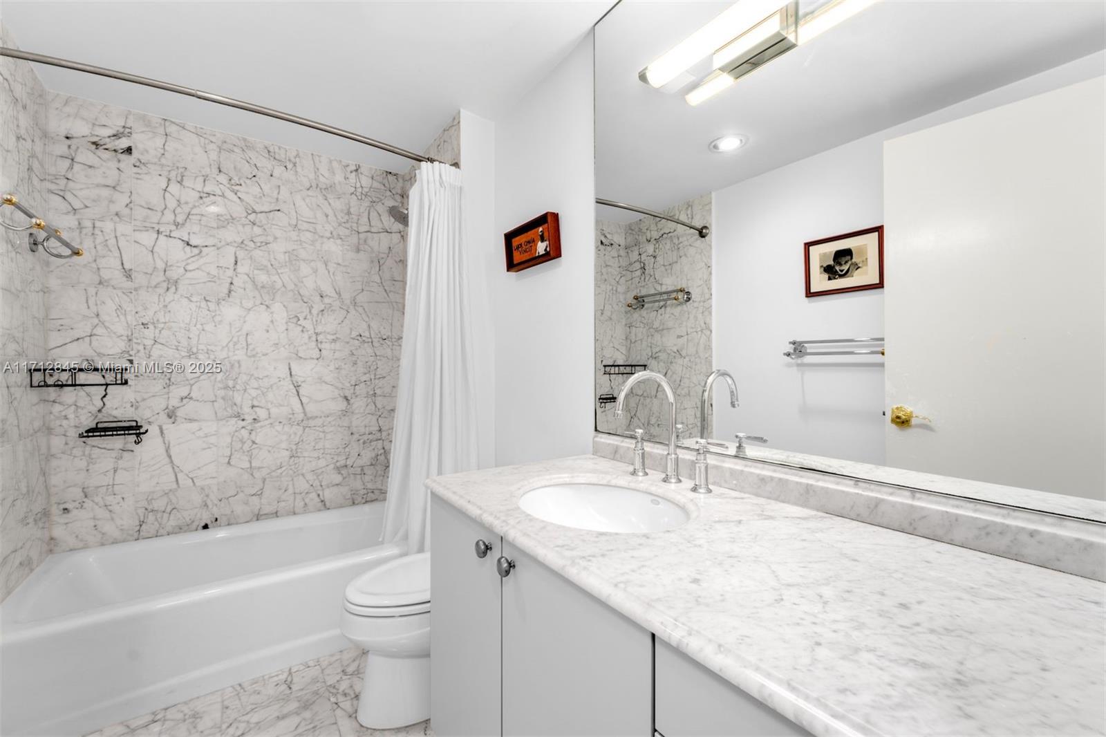 GRAND BAY TOWER CONDO - Residential