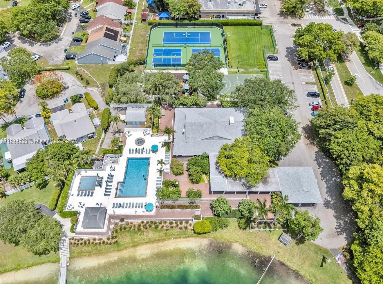 COUNTRY WALK WEST SEC 1 - Residential Lease