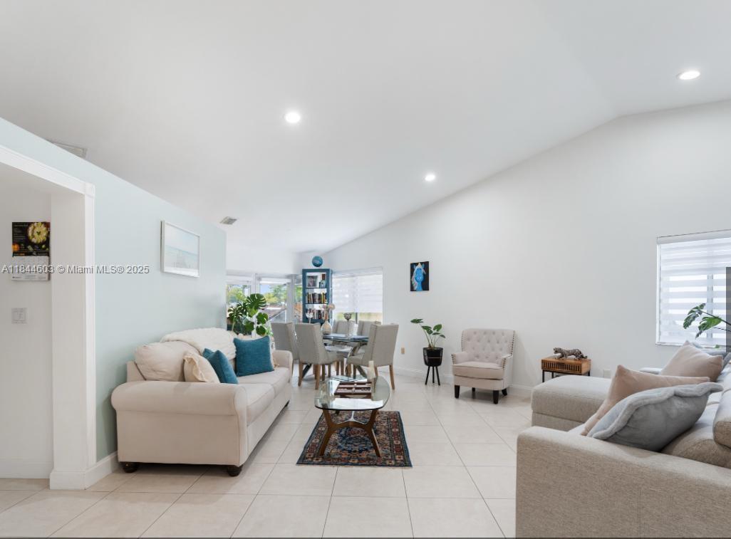 COUNTRY WALK WEST SEC 1 - Residential Lease