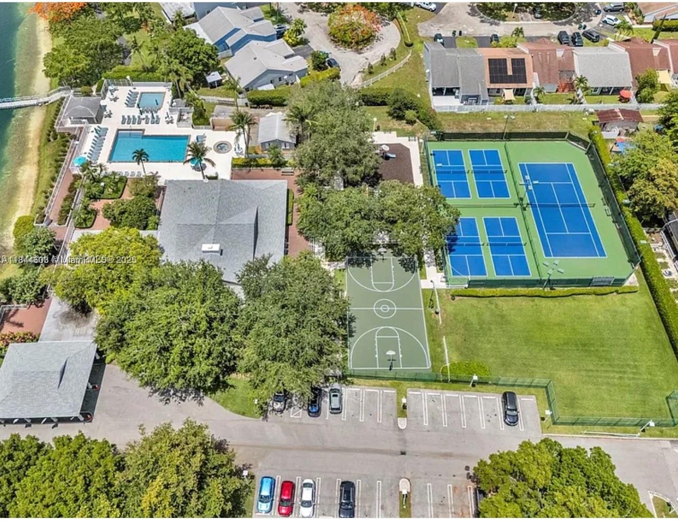 COUNTRY WALK WEST SEC 1 - Residential Lease