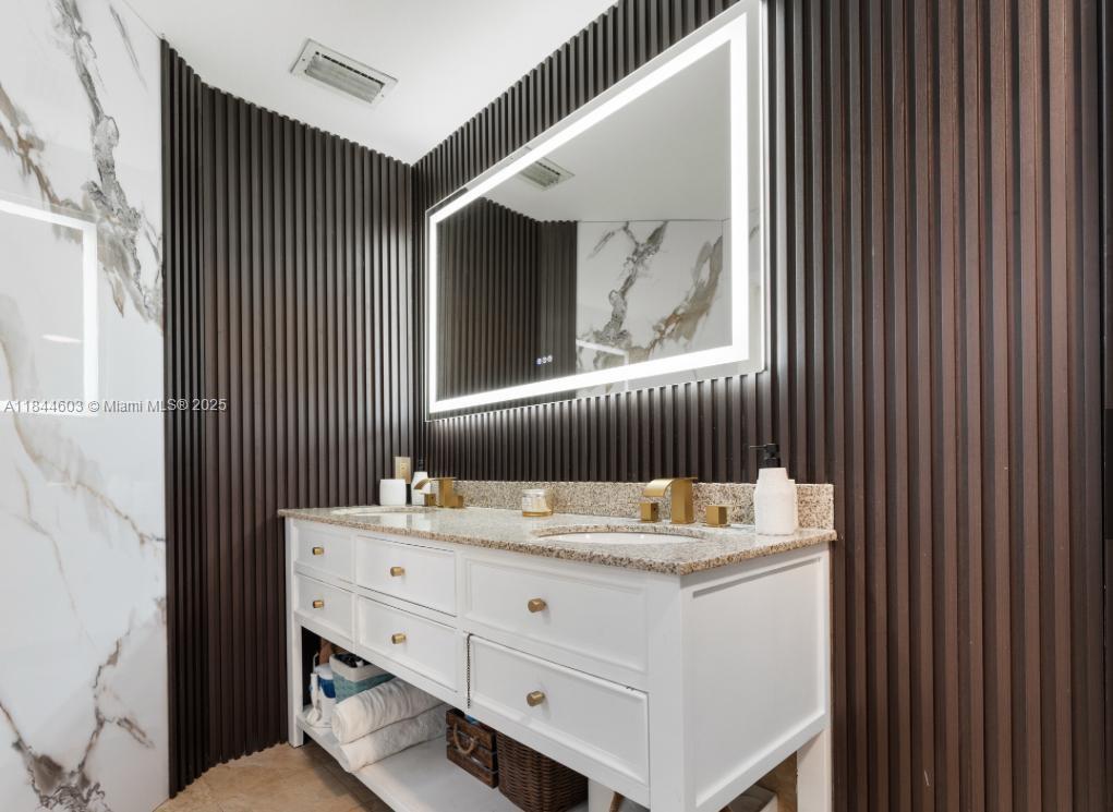 COUNTRY WALK WEST SEC 1 - Residential Lease