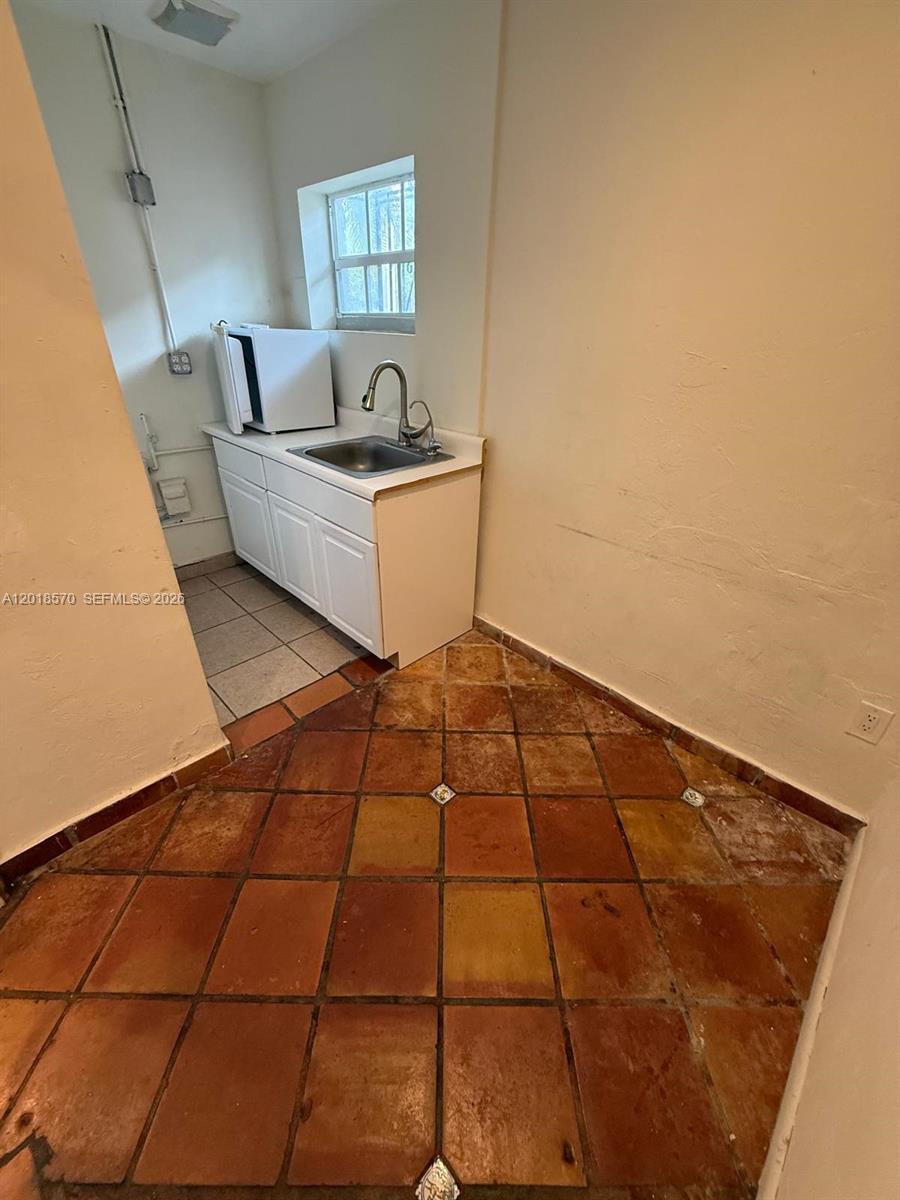 2916 SW 27th Ave 1