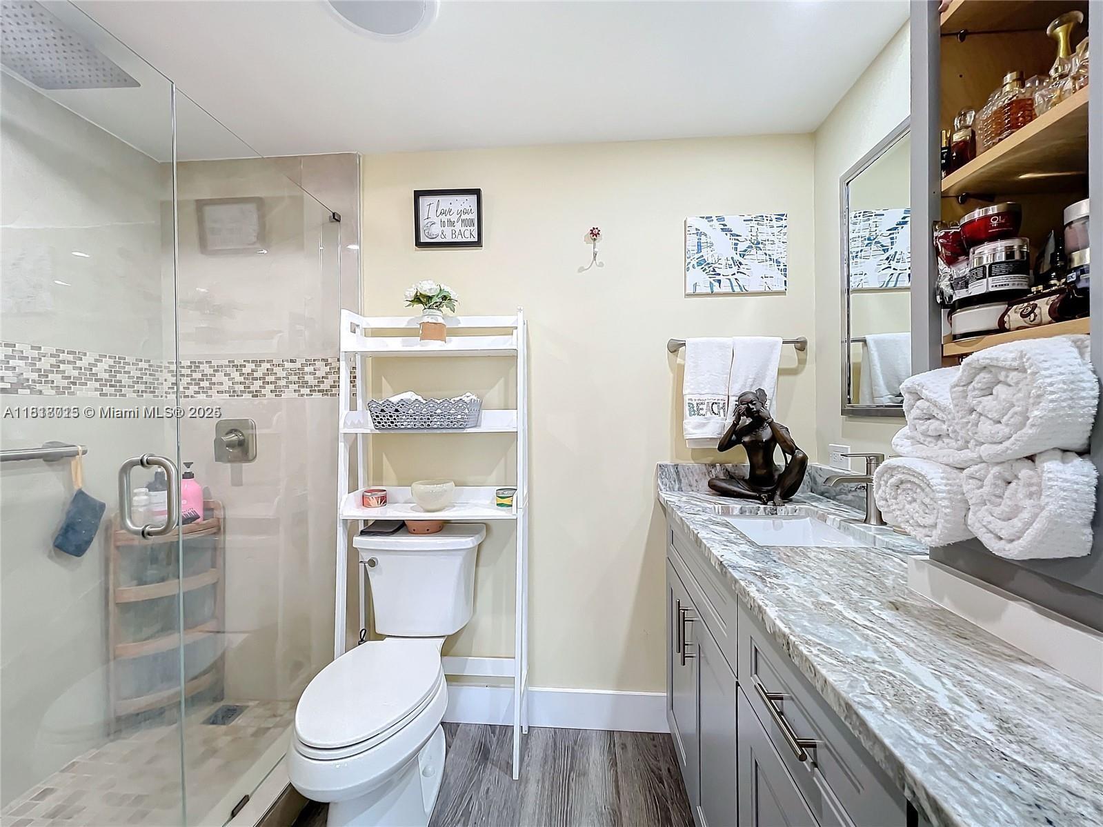 ISLE OF PARADISE CO-OP - Residential