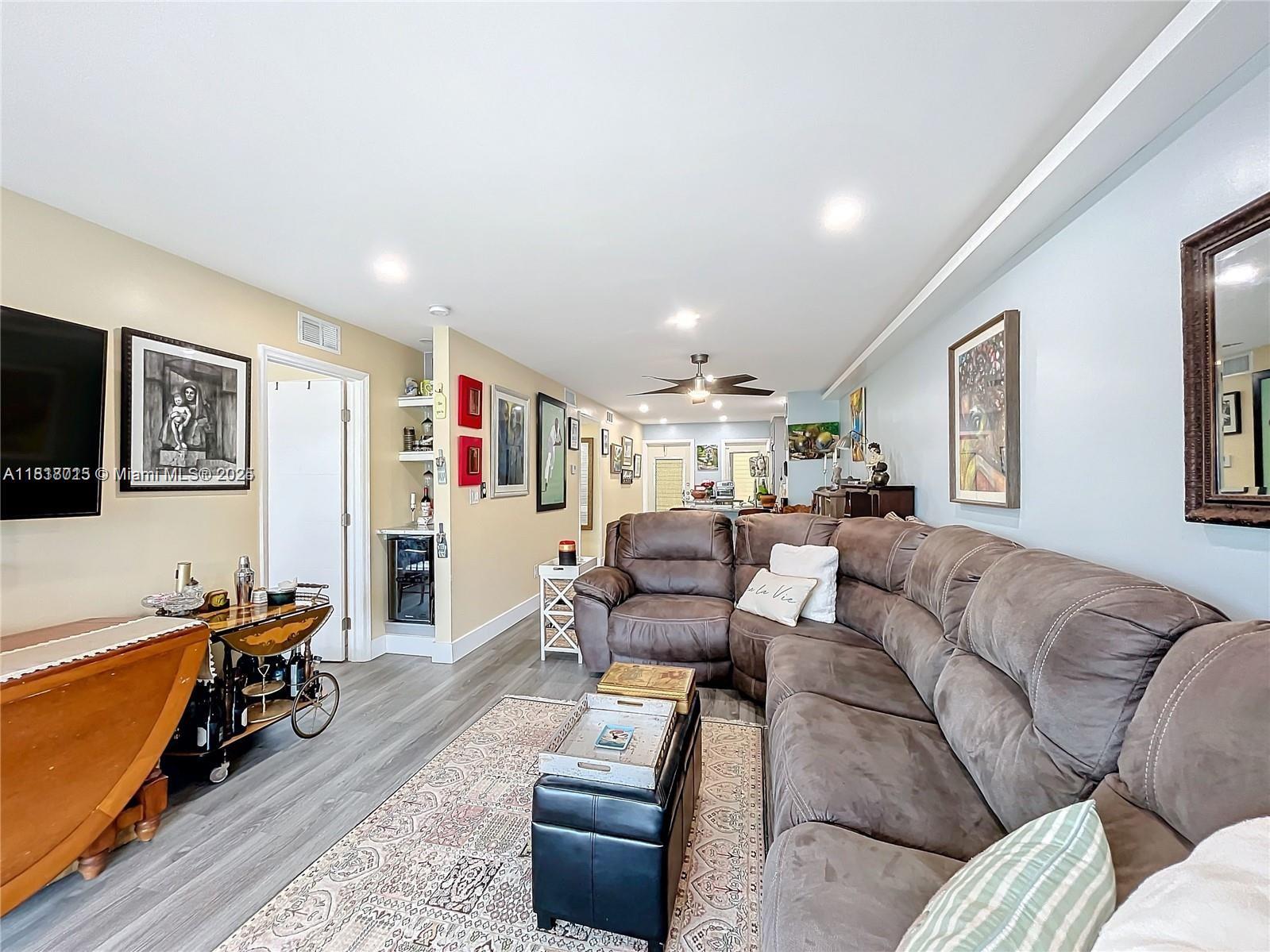 ISLE OF PARADISE CO-OP - Residential