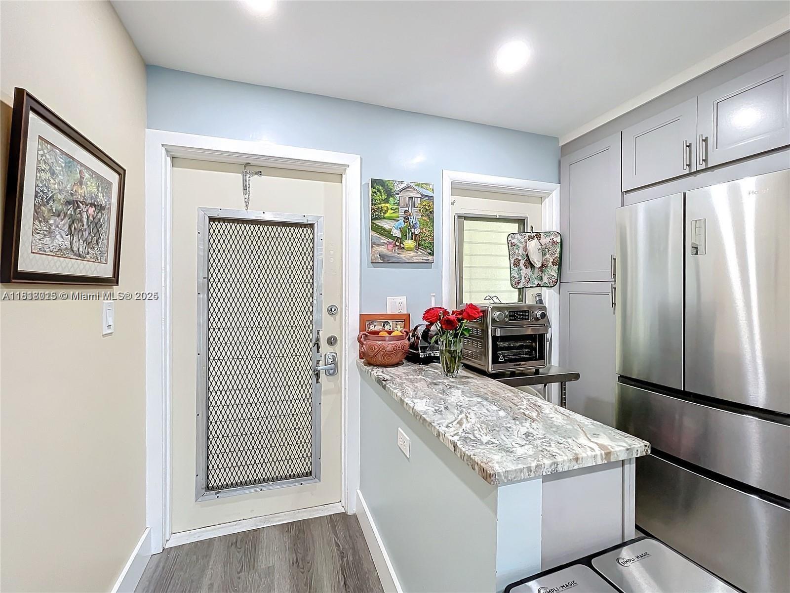 ISLE OF PARADISE CO-OP - Residential