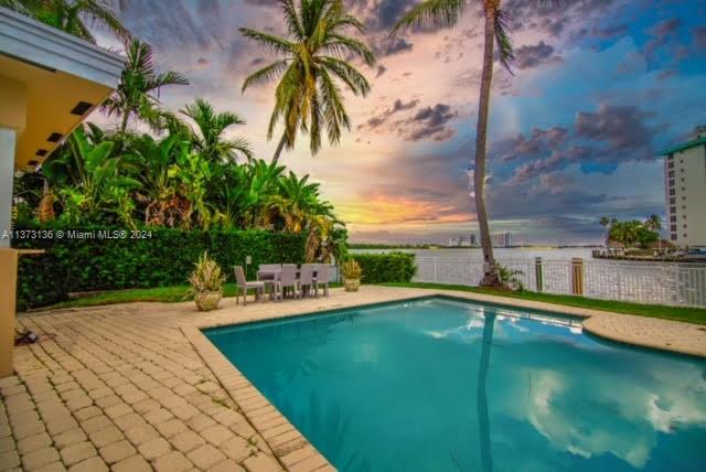 BAY HARBOR ISLAND - Residential