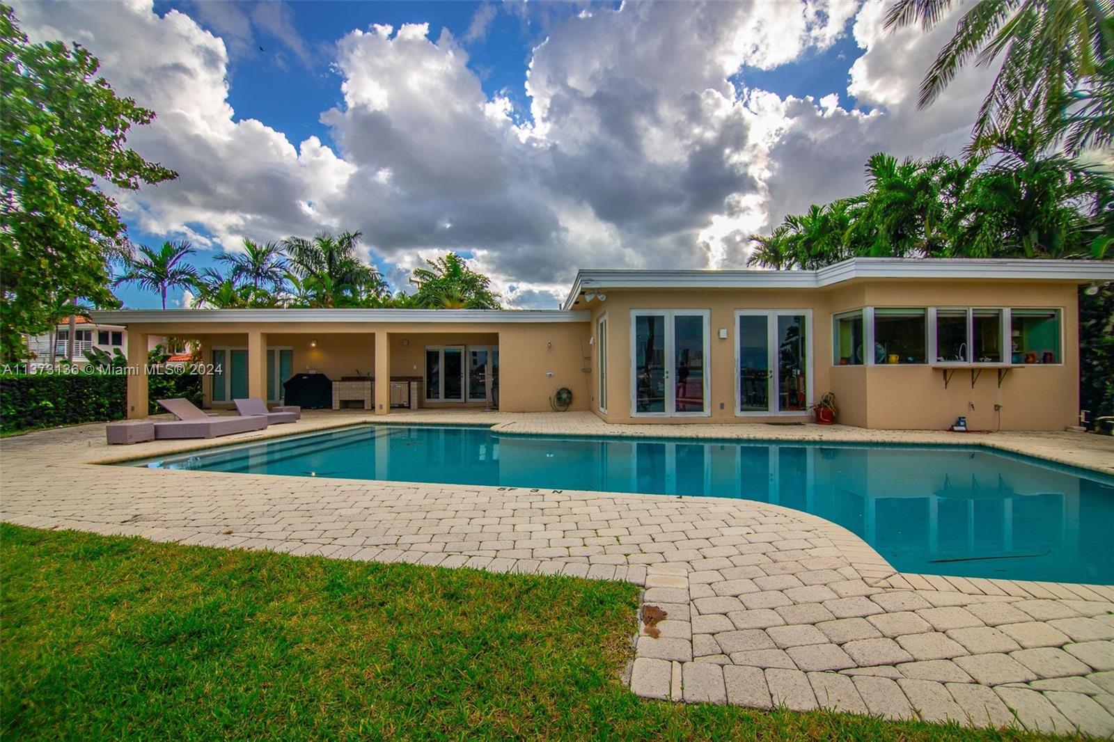 BAY HARBOR ISLAND - Residential