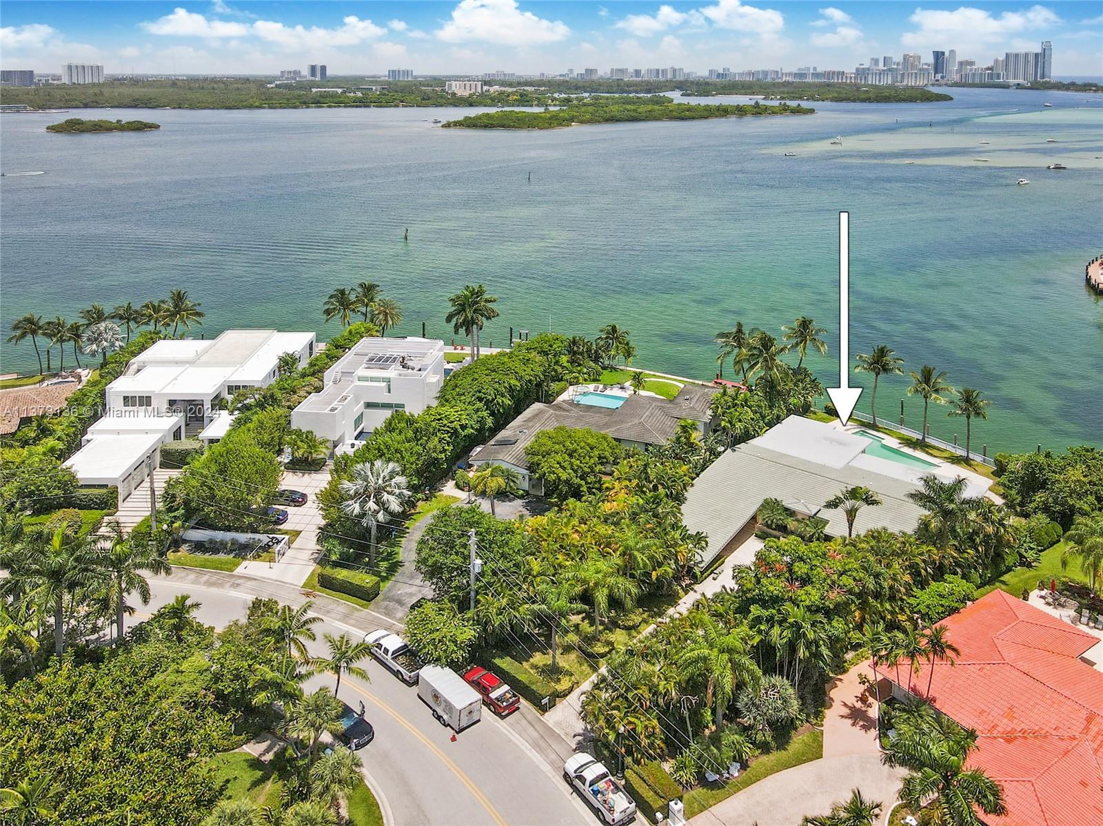 BAY HARBOR ISLAND - Residential