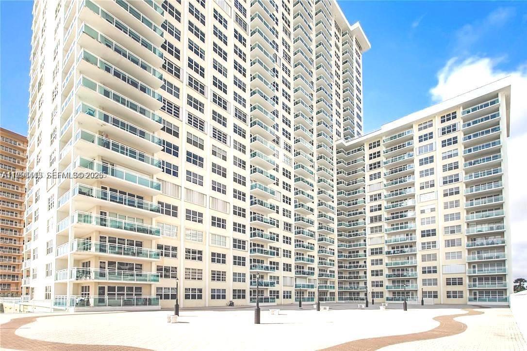 3900 Galt Ocean Dr 111