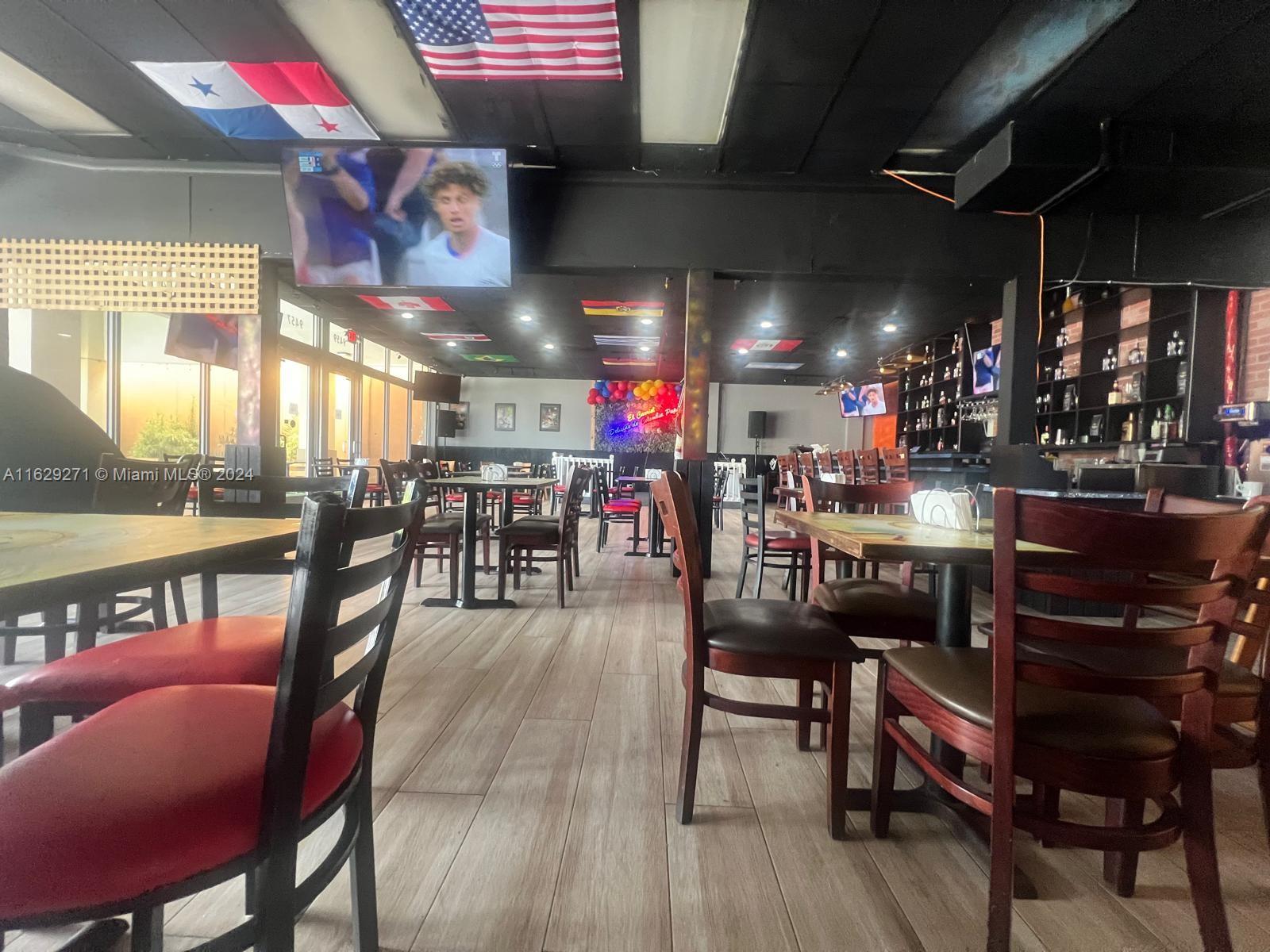 Restaurant with Liquor License