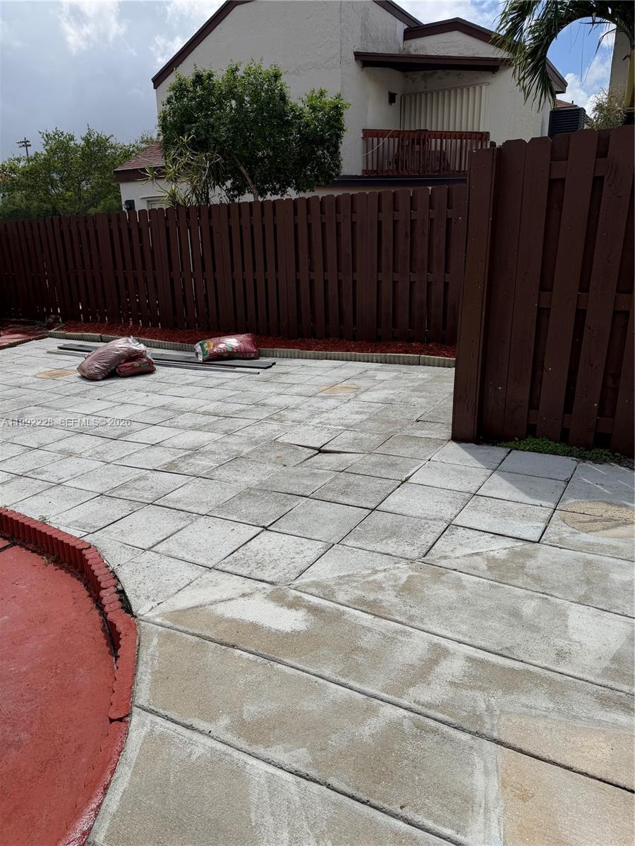 EAST WIND LAKE VILLAGE - Residential Lease