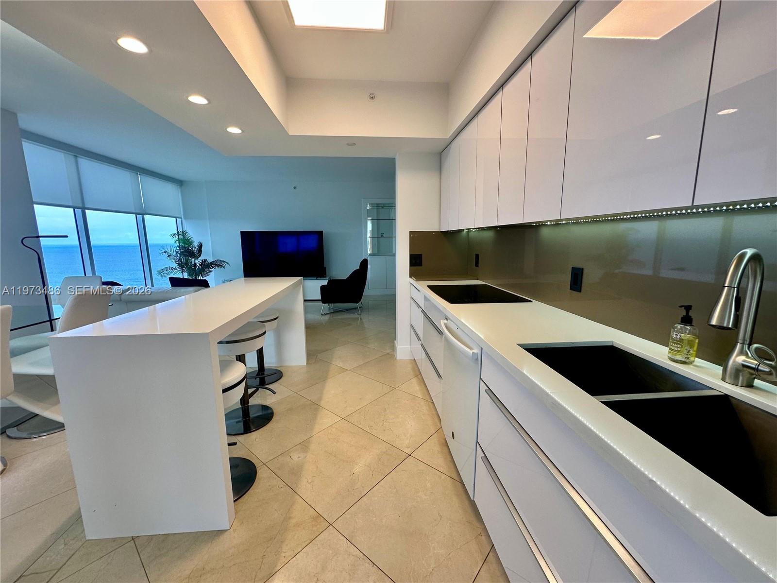 View photos, virtual tours, details... 4775 Collins Ave 2407