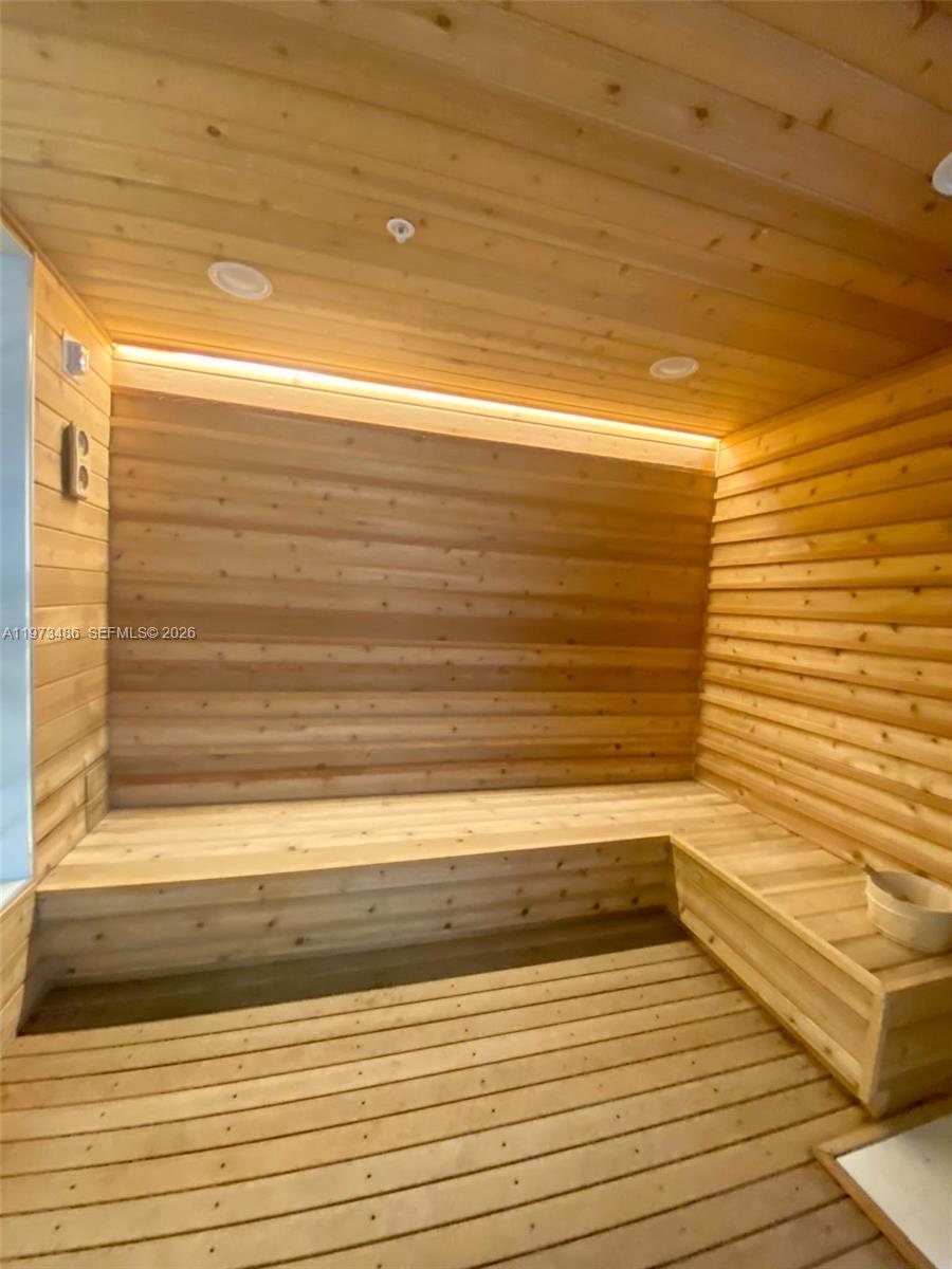 GREEN DIAMOND CONDO - Residential