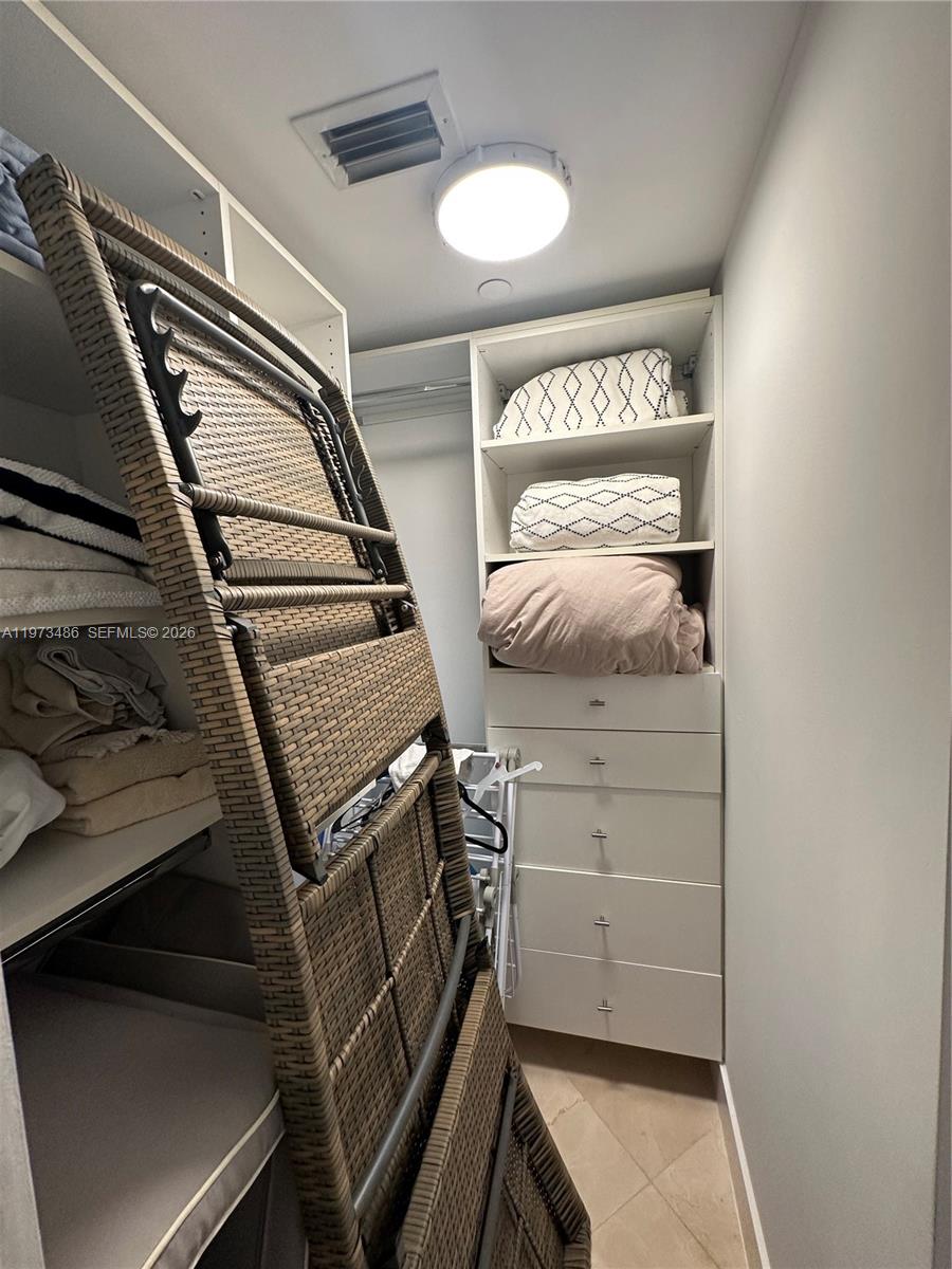 GREEN DIAMOND CONDO - Residential