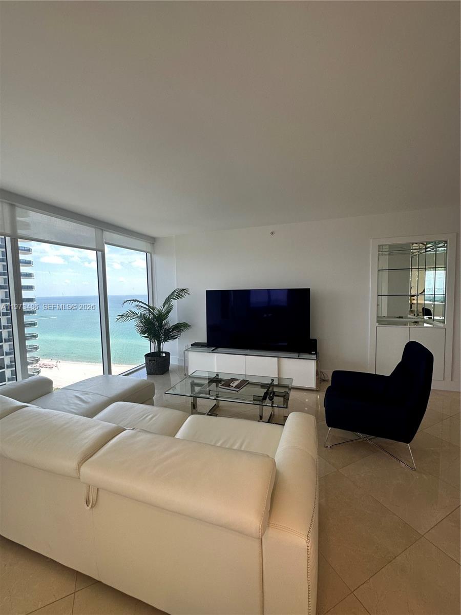 GREEN DIAMOND CONDO - Residential