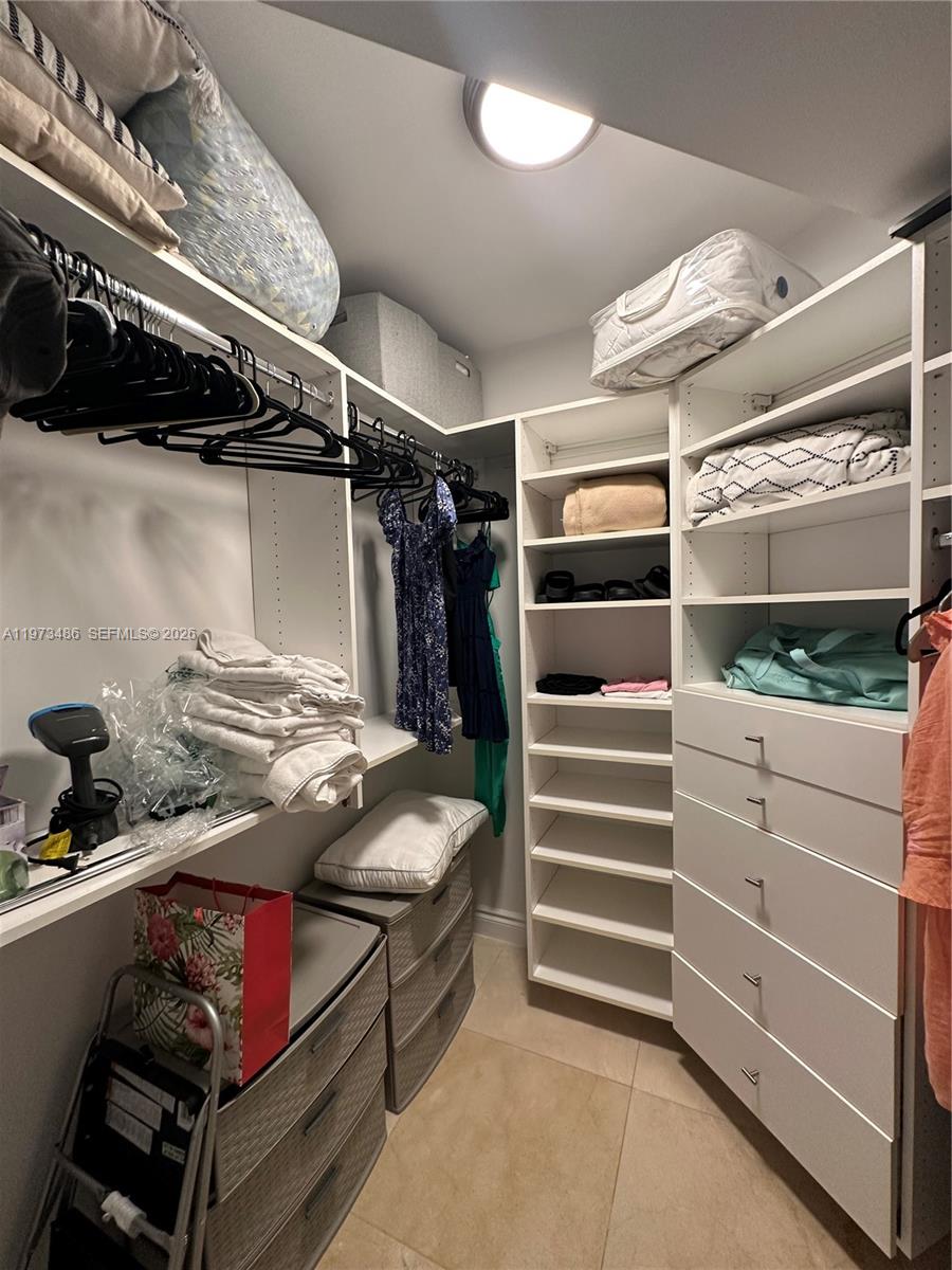 GREEN DIAMOND CONDO - Residential