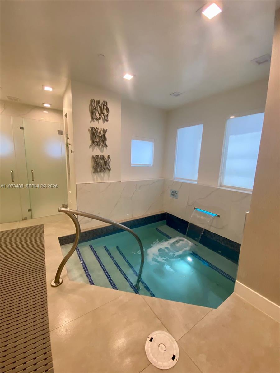 GREEN DIAMOND CONDO - Residential