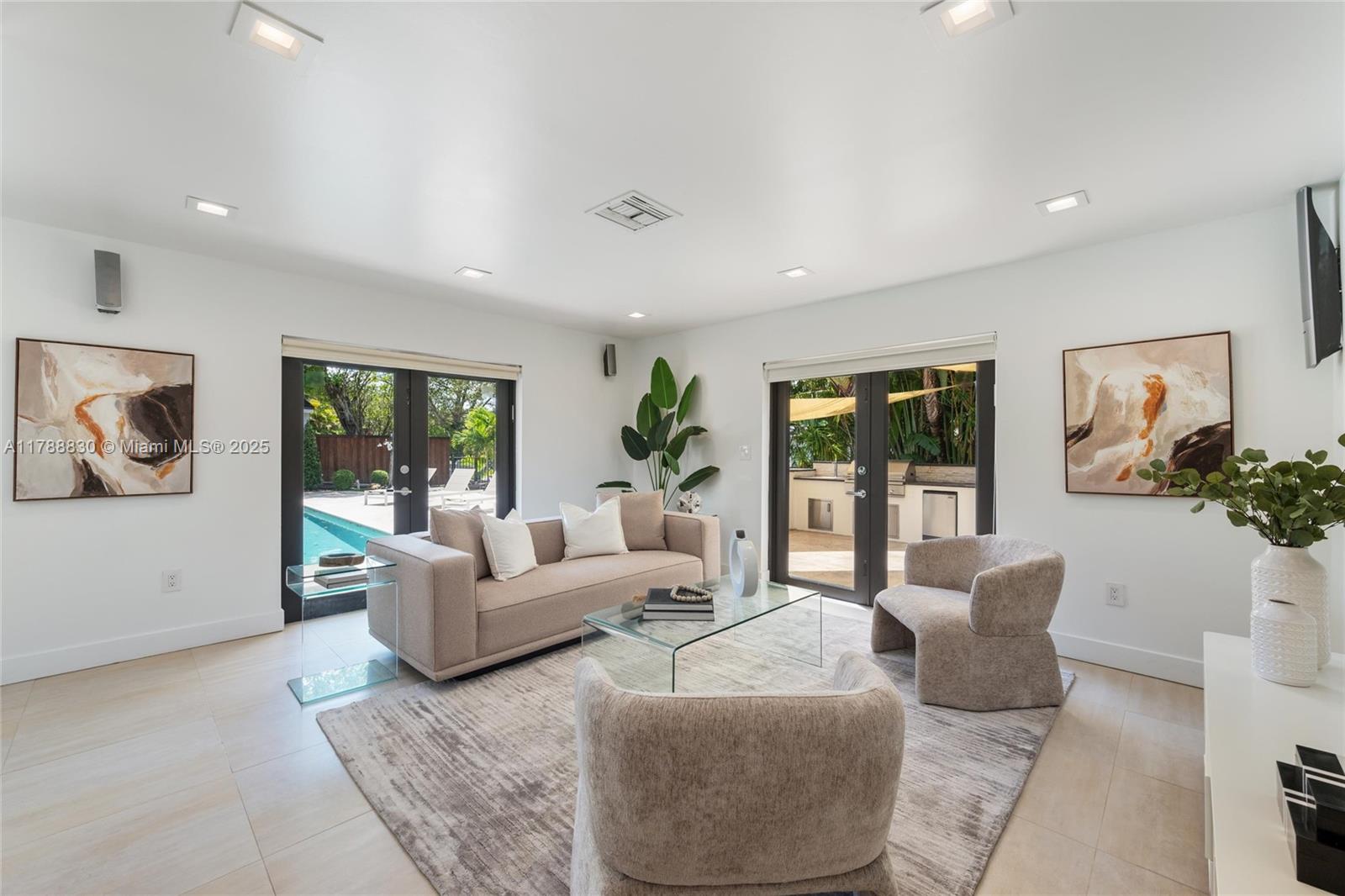 HIGHLAND OAK GARDENS SEC - Residential