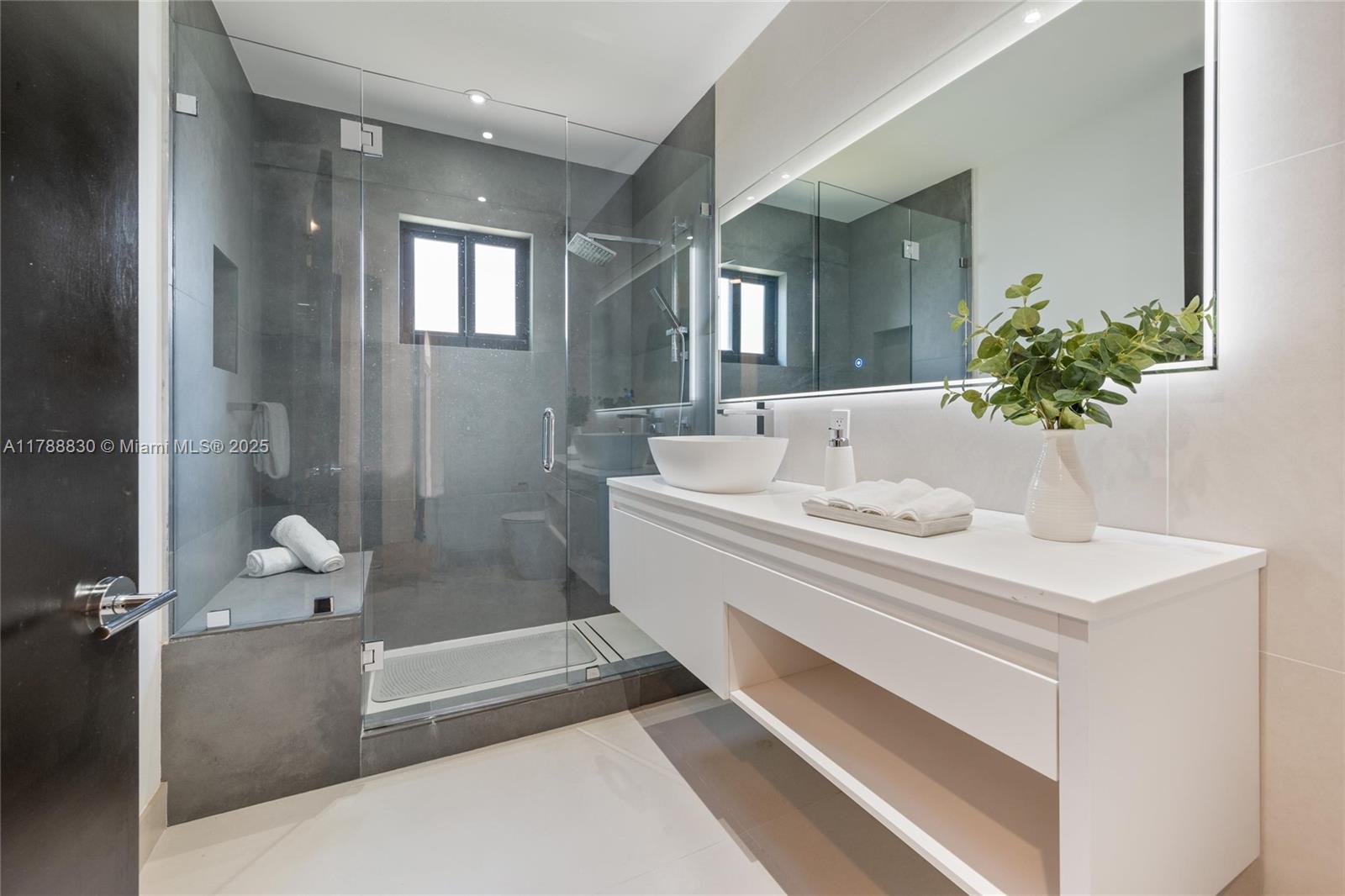 HIGHLAND OAK GARDENS SEC - Residential