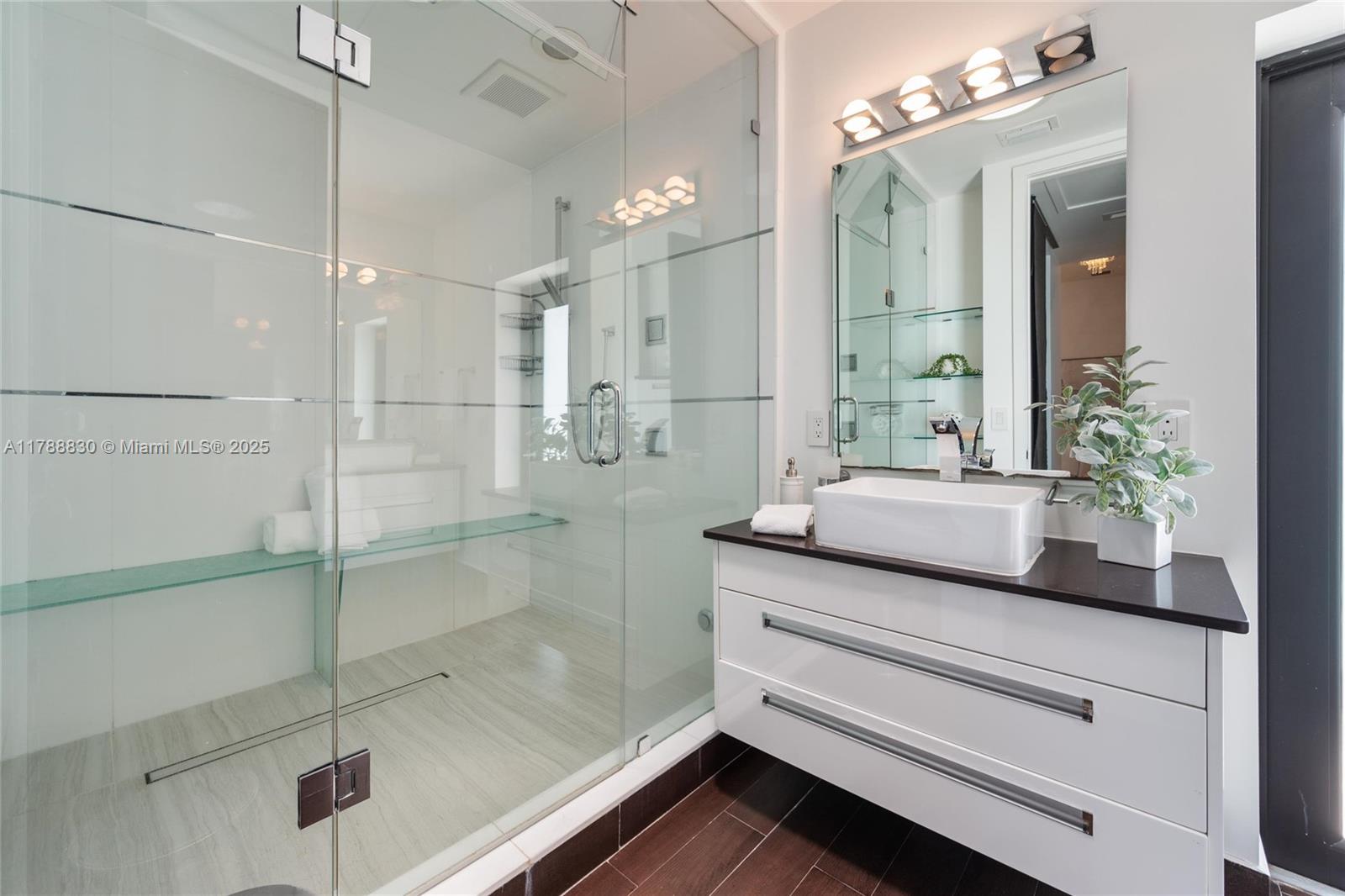 HIGHLAND OAK GARDENS SEC - Residential