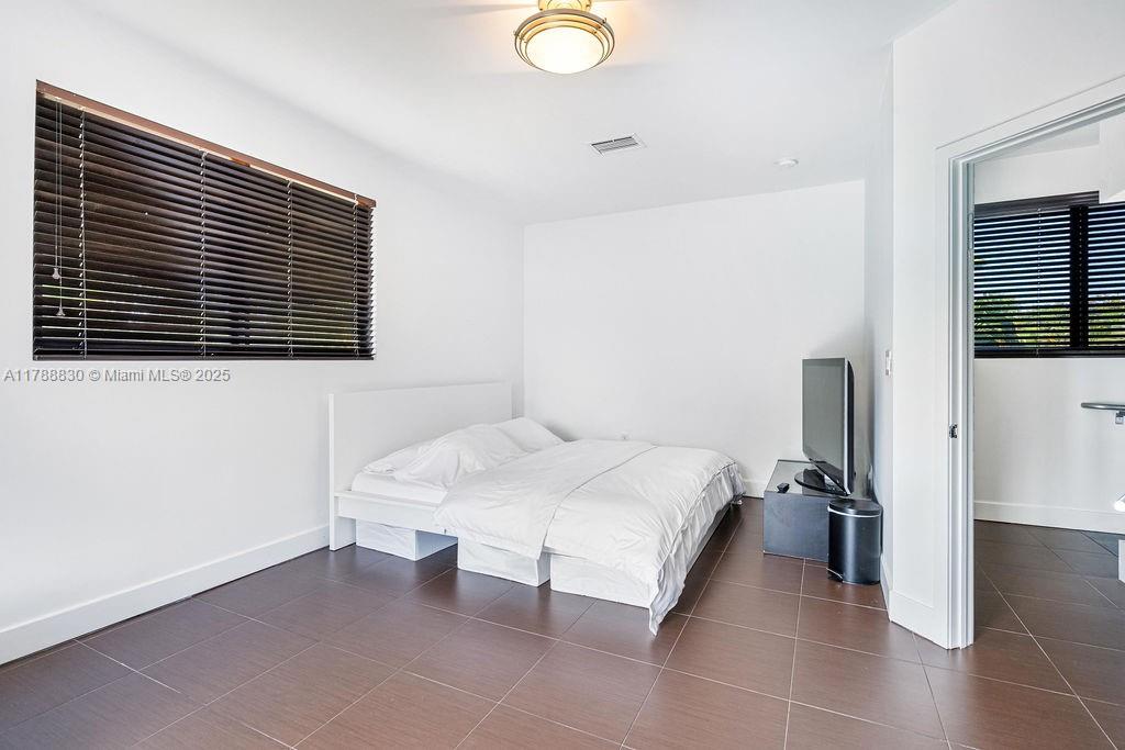 HIGHLAND OAK GARDENS SEC - Residential