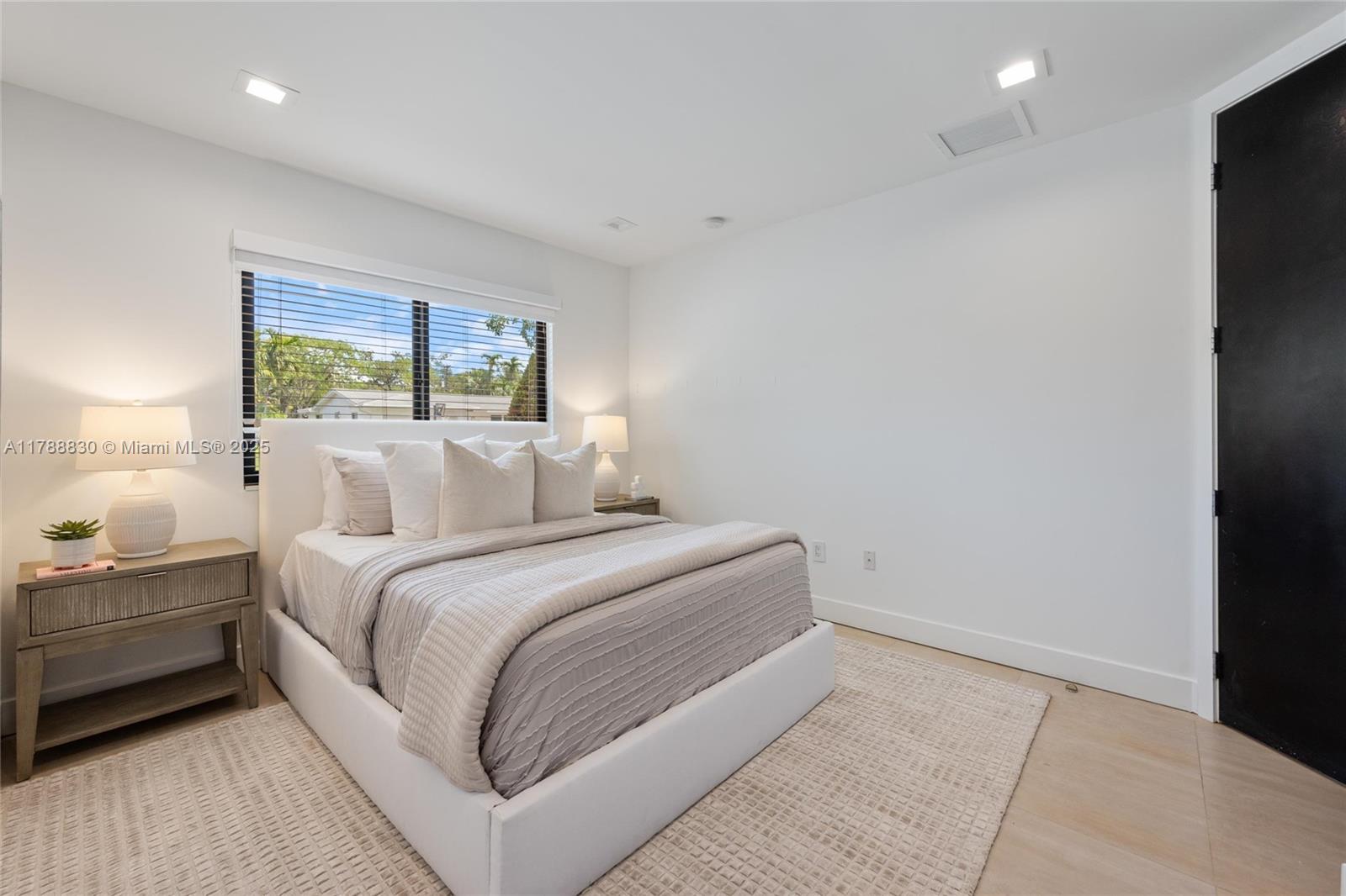 HIGHLAND OAK GARDENS SEC - Residential
