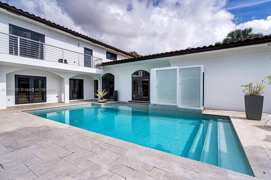 HIGHLAND OAK GARDENS SEC - Residential