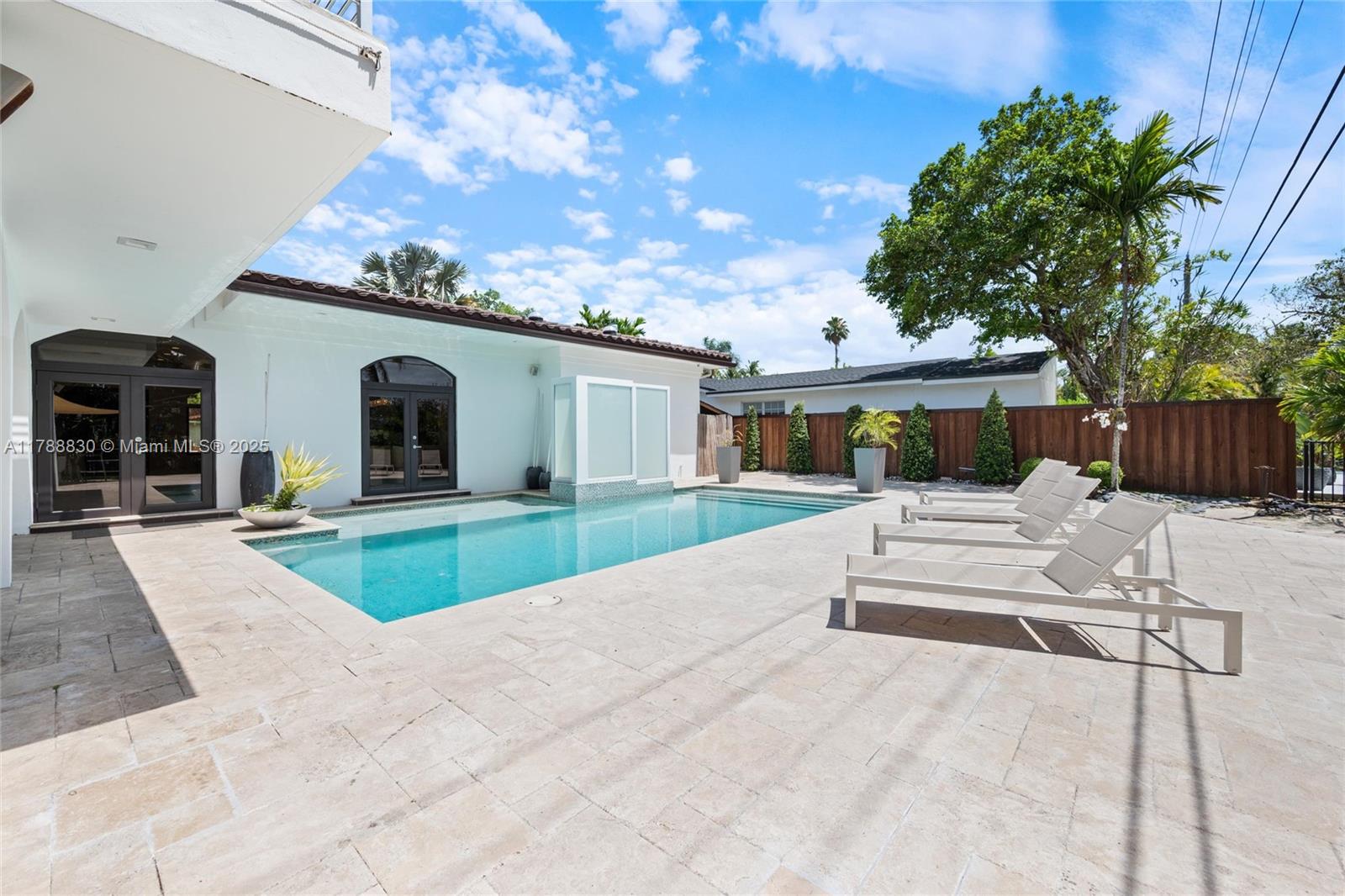 HIGHLAND OAK GARDENS SEC - Residential