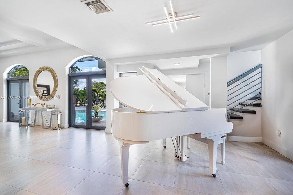 HIGHLAND OAK GARDENS SEC - Residential