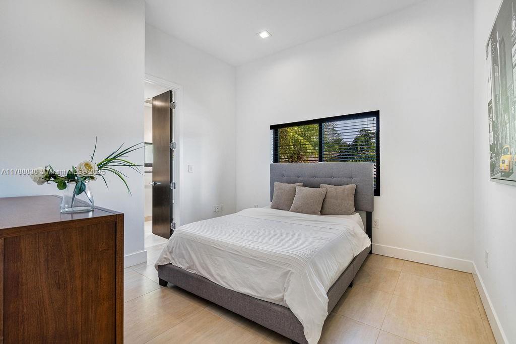 HIGHLAND OAK GARDENS SEC - Residential