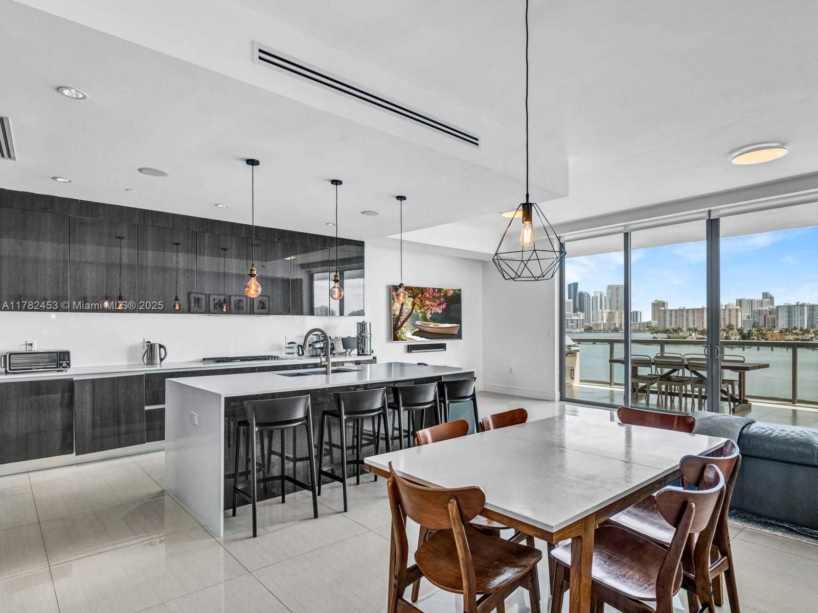 ECHO CONDO - Residential