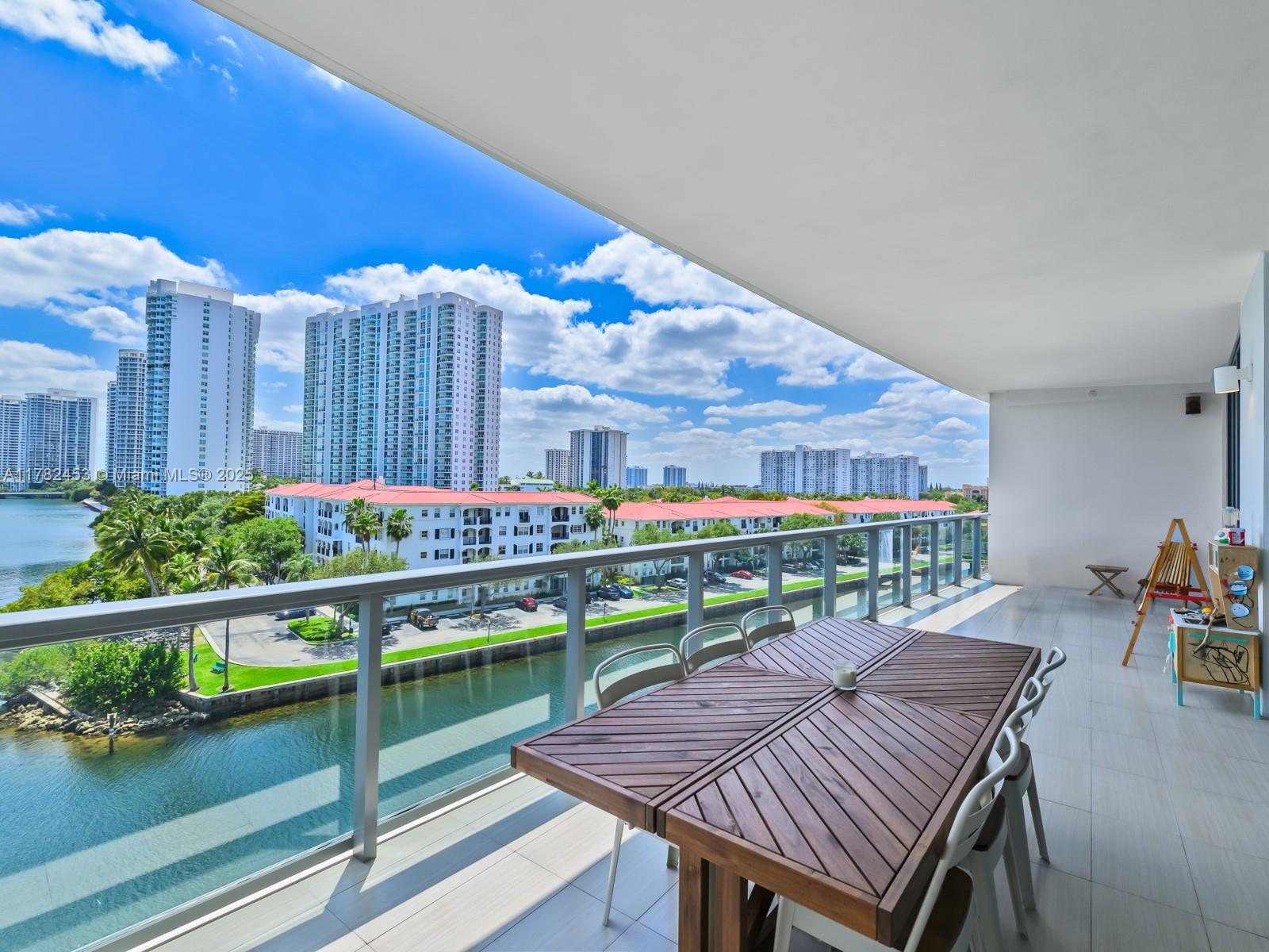 ECHO CONDO - Residential