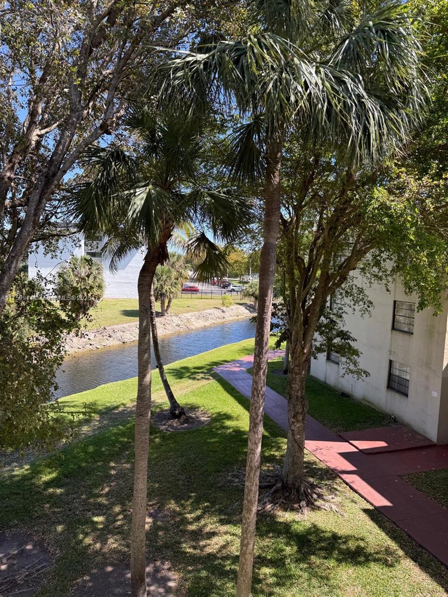 GARDENS OF KENDALL SOUTH - Residential