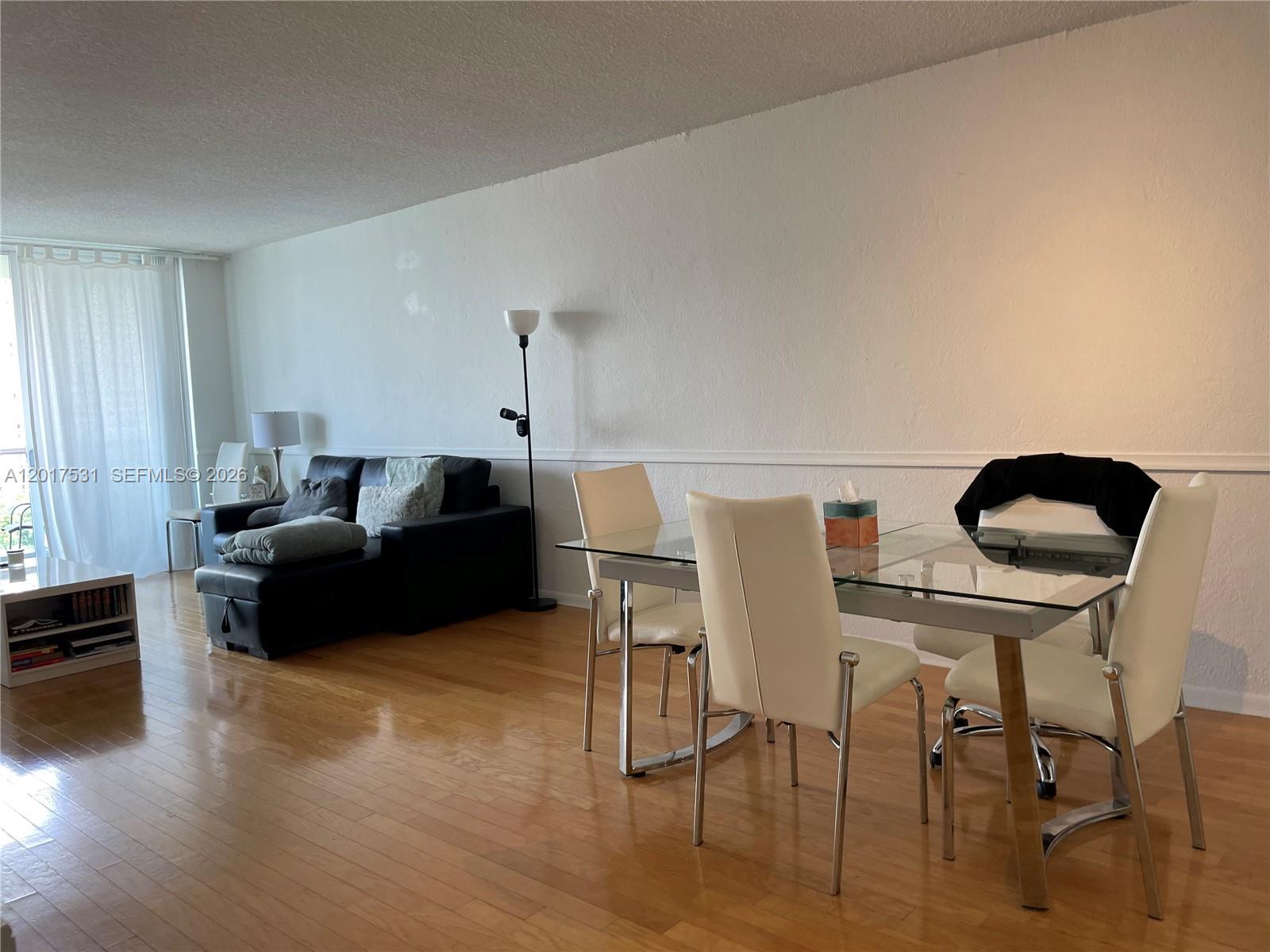19390 Collins Ave 1225