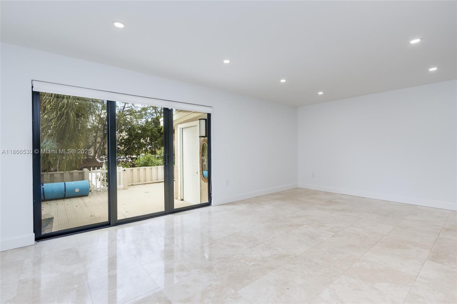 EASTERN SHORES - Residential