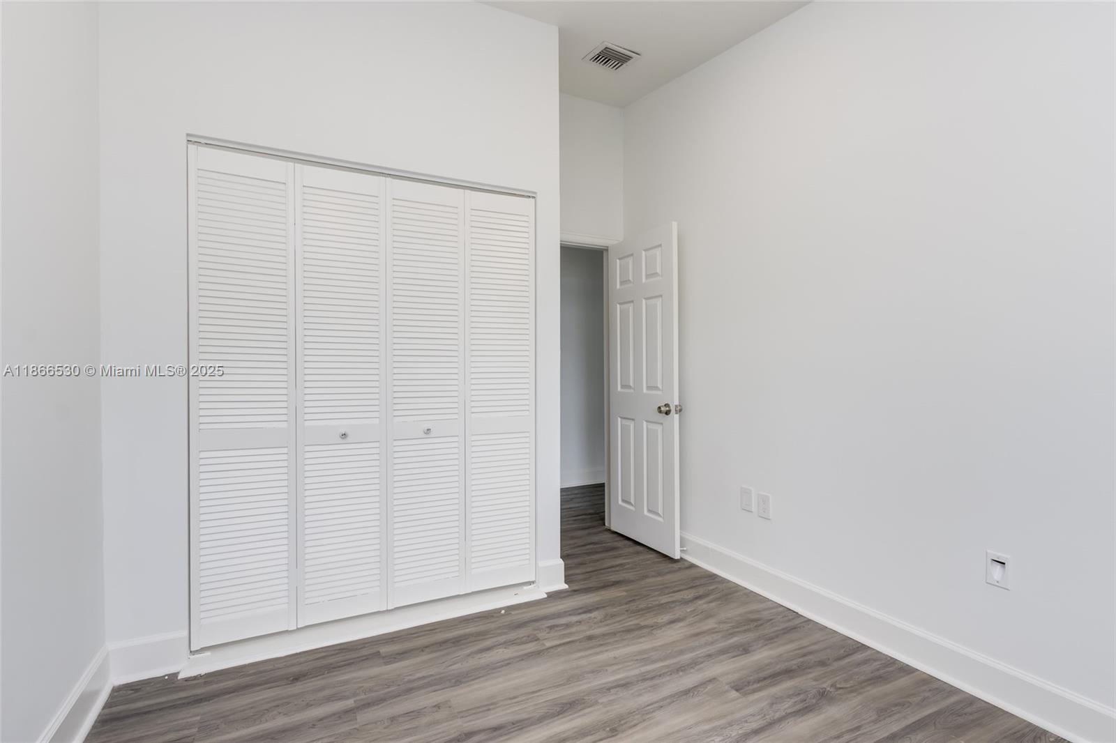 EASTERN SHORES - Residential