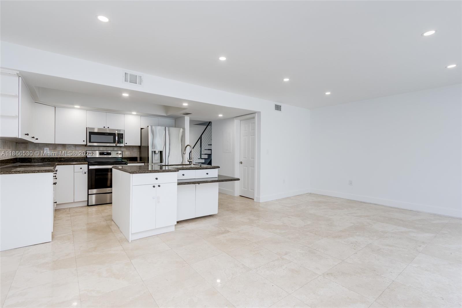 EASTERN SHORES - Residential