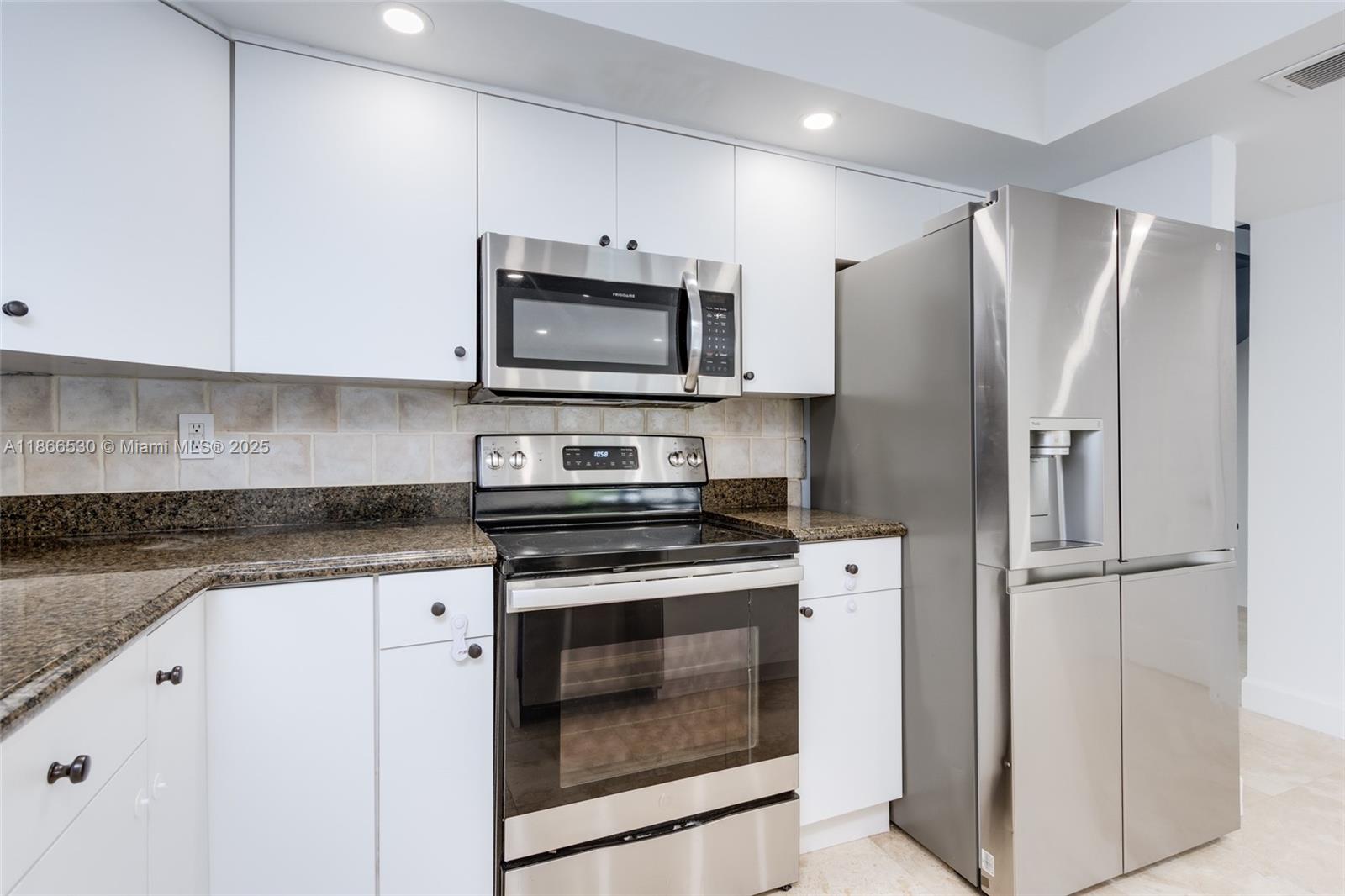 EASTERN SHORES - Residential