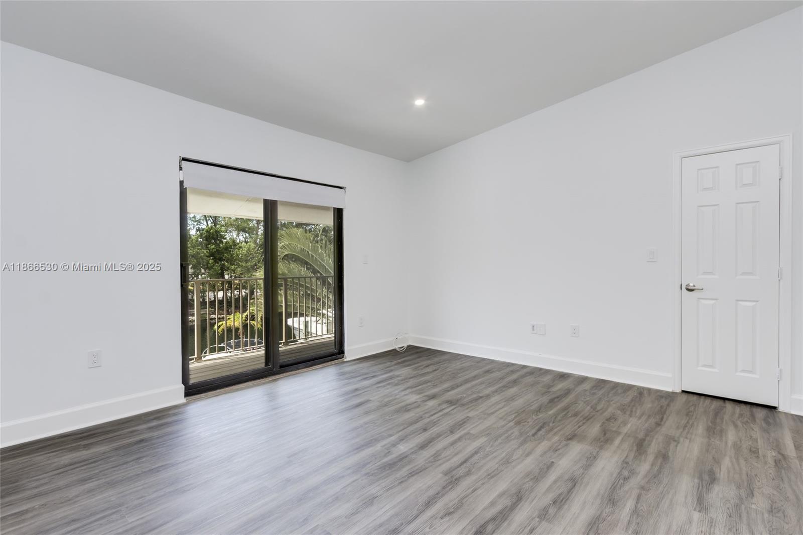 EASTERN SHORES - Residential