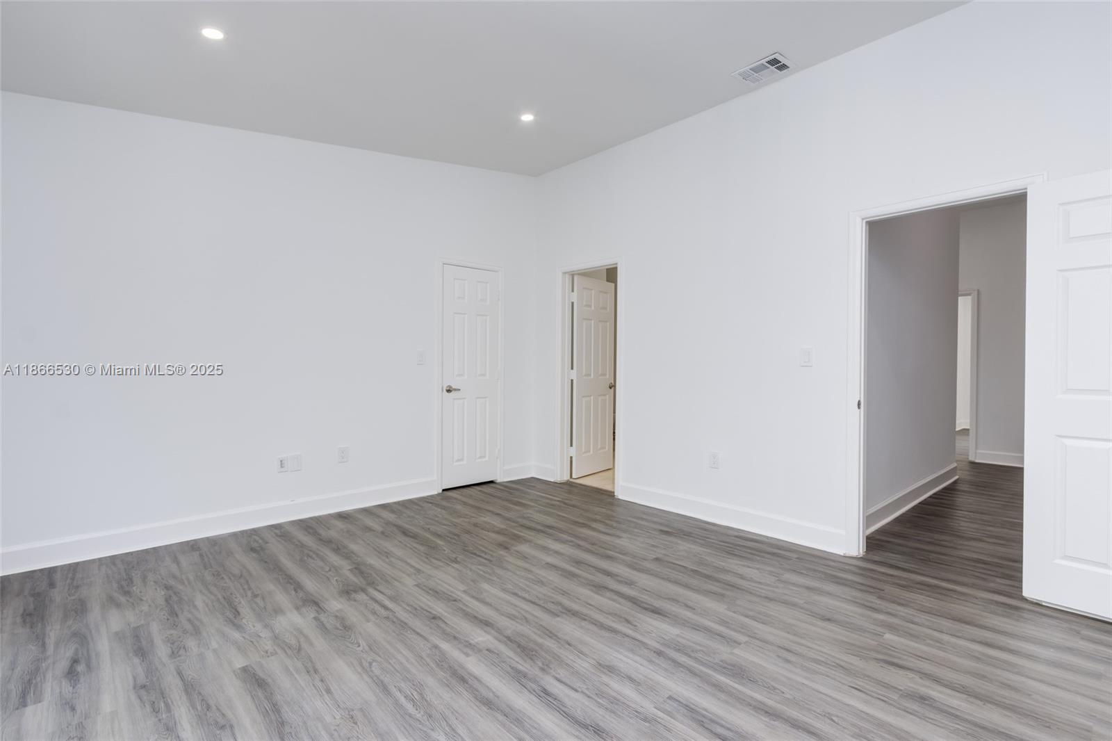 EASTERN SHORES - Residential