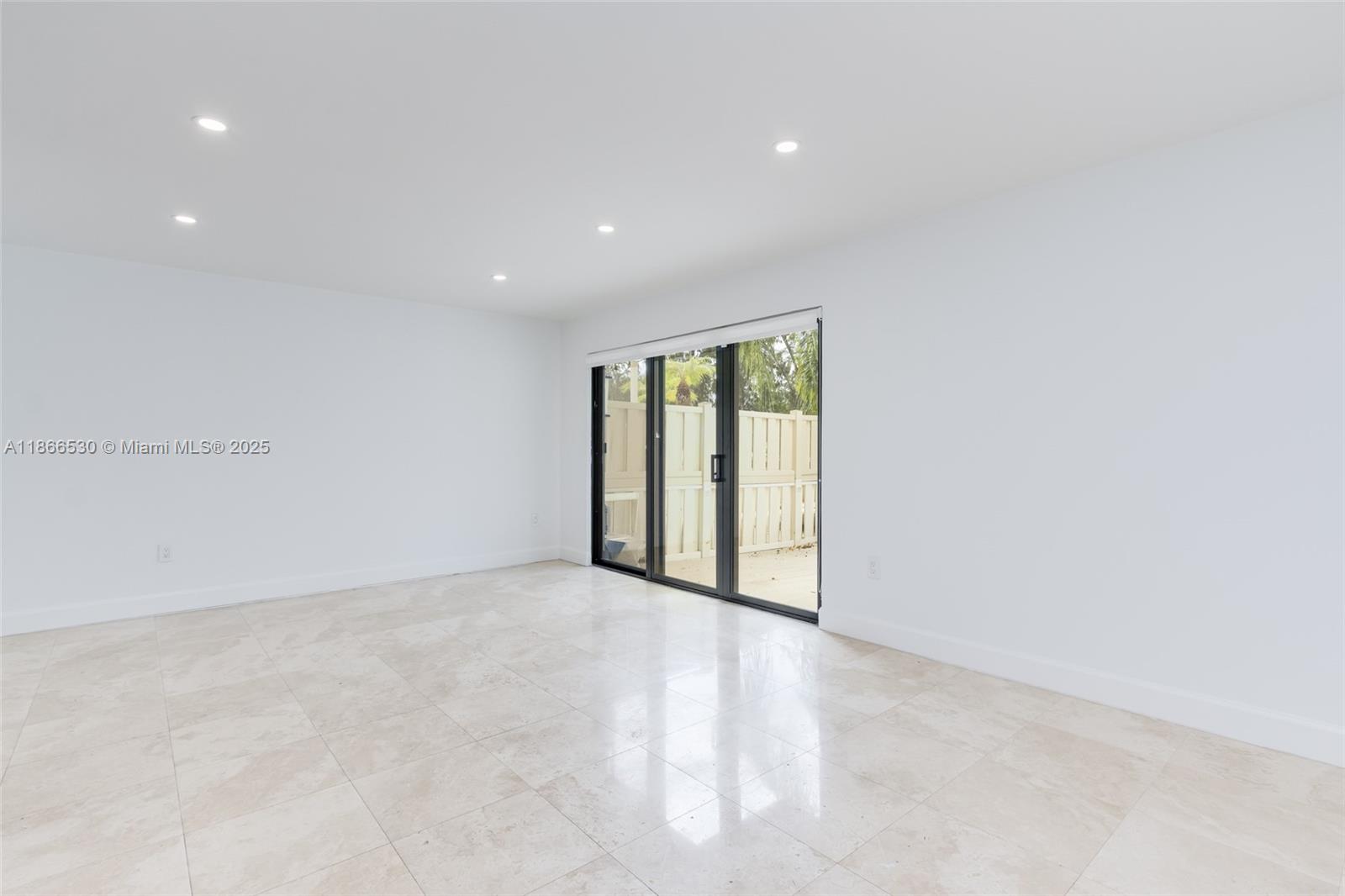 EASTERN SHORES - Residential