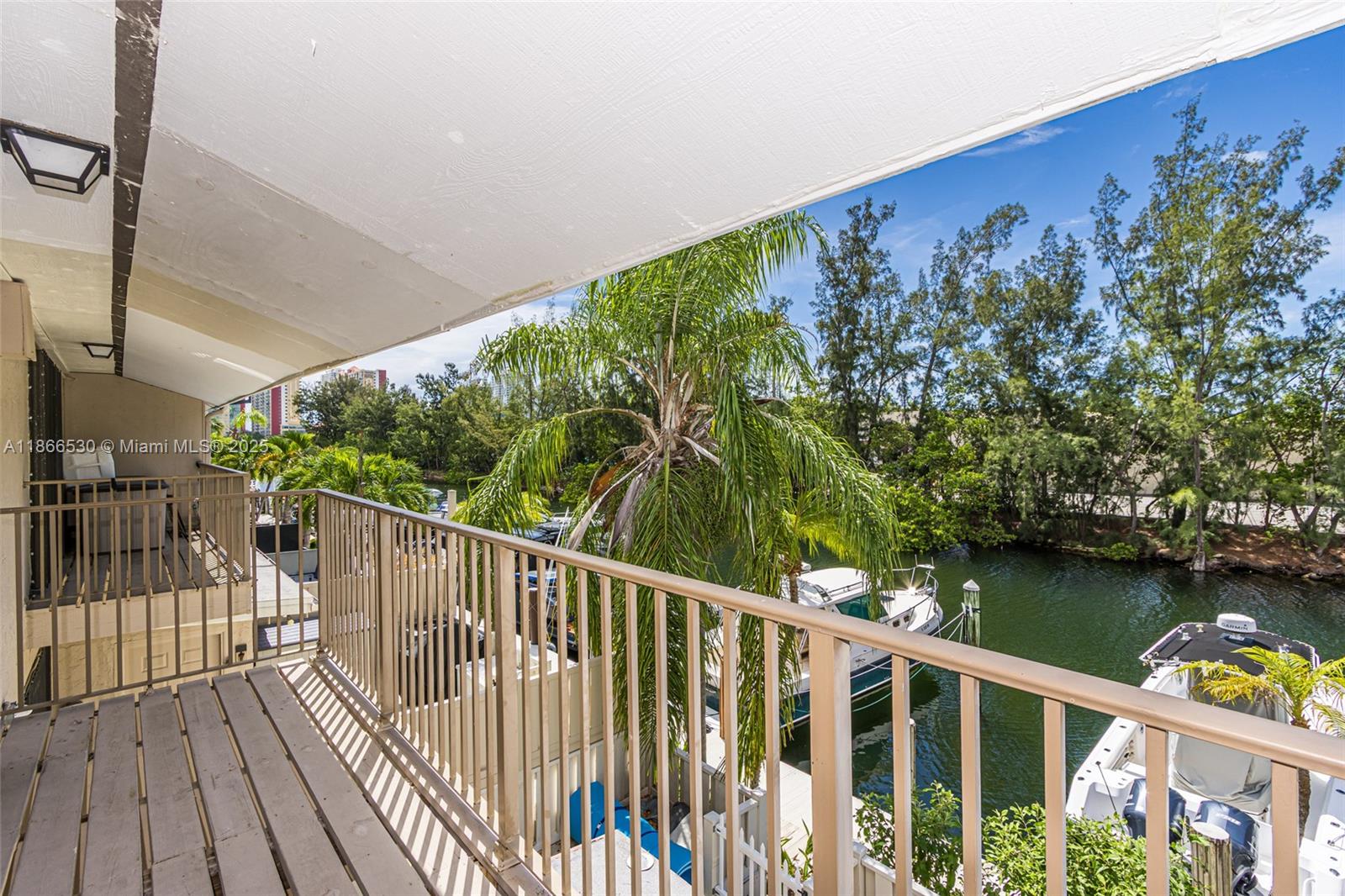 EASTERN SHORES - Residential