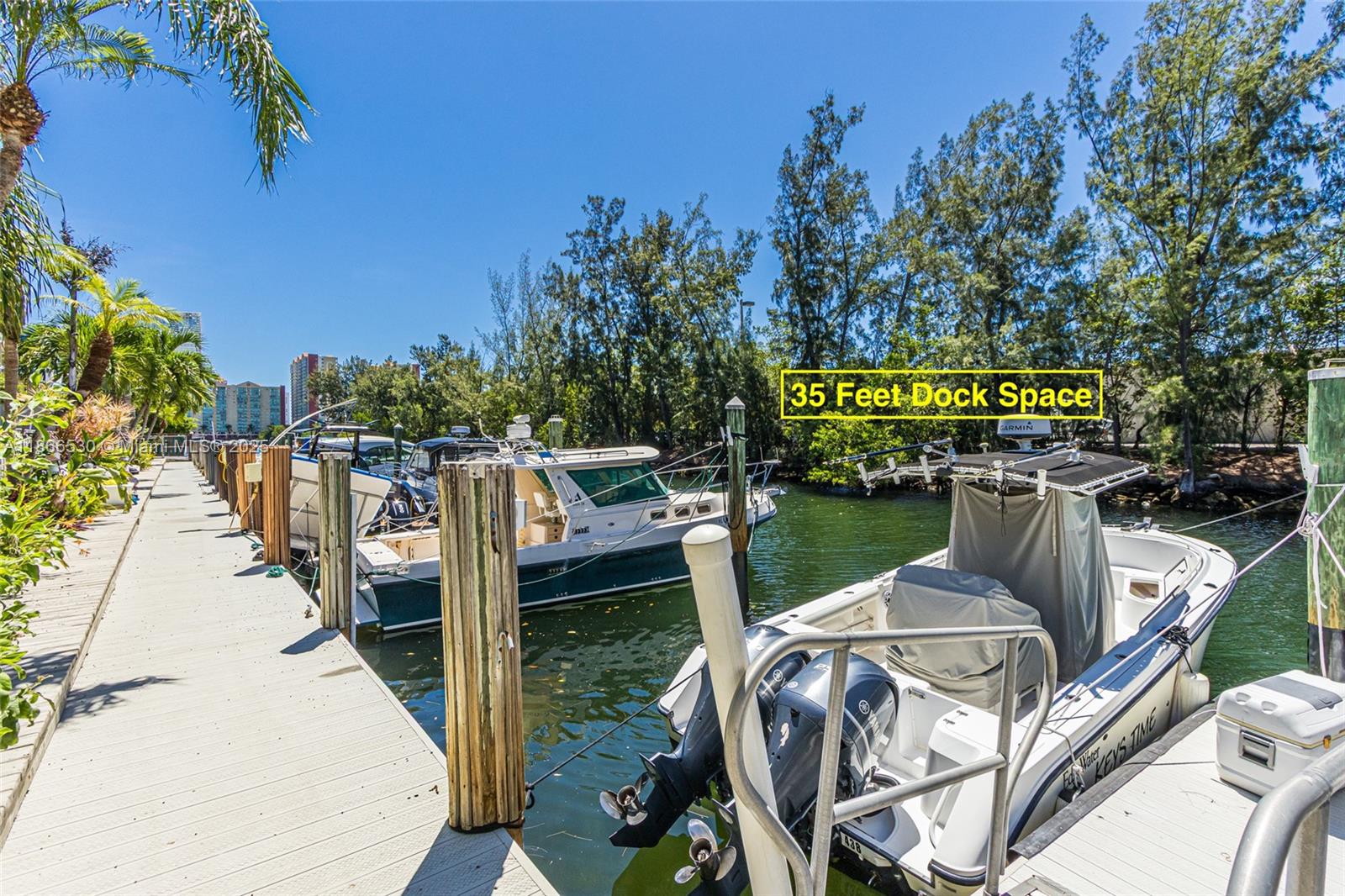 Location Location Location ! Eastern Shores waterfront townhome with 35-ft dock included in a guard-gated boating community. Homeowners Association with VERY low maintenance fee of $300 monthly! Over 1900 square feet -Fully renovated with 1900 SF and High Ceilings with generous sized rooms! Ocean Access - no fixed bridges to ocean.
Rentals permitted / pets welcome! Don't walk, run!
Direct ocean access—no fixed bridges via Haulover Inlet. Low HOA: $300/mo.
Minutes to Oleta River State Park (kayaking, paddleboarding, biking trails) and close to Sunny Isles Beach, Haulover Park/Marina, dining and shopping in Aventura & Bal Harbour. Rentals permitted and pets welcome.
