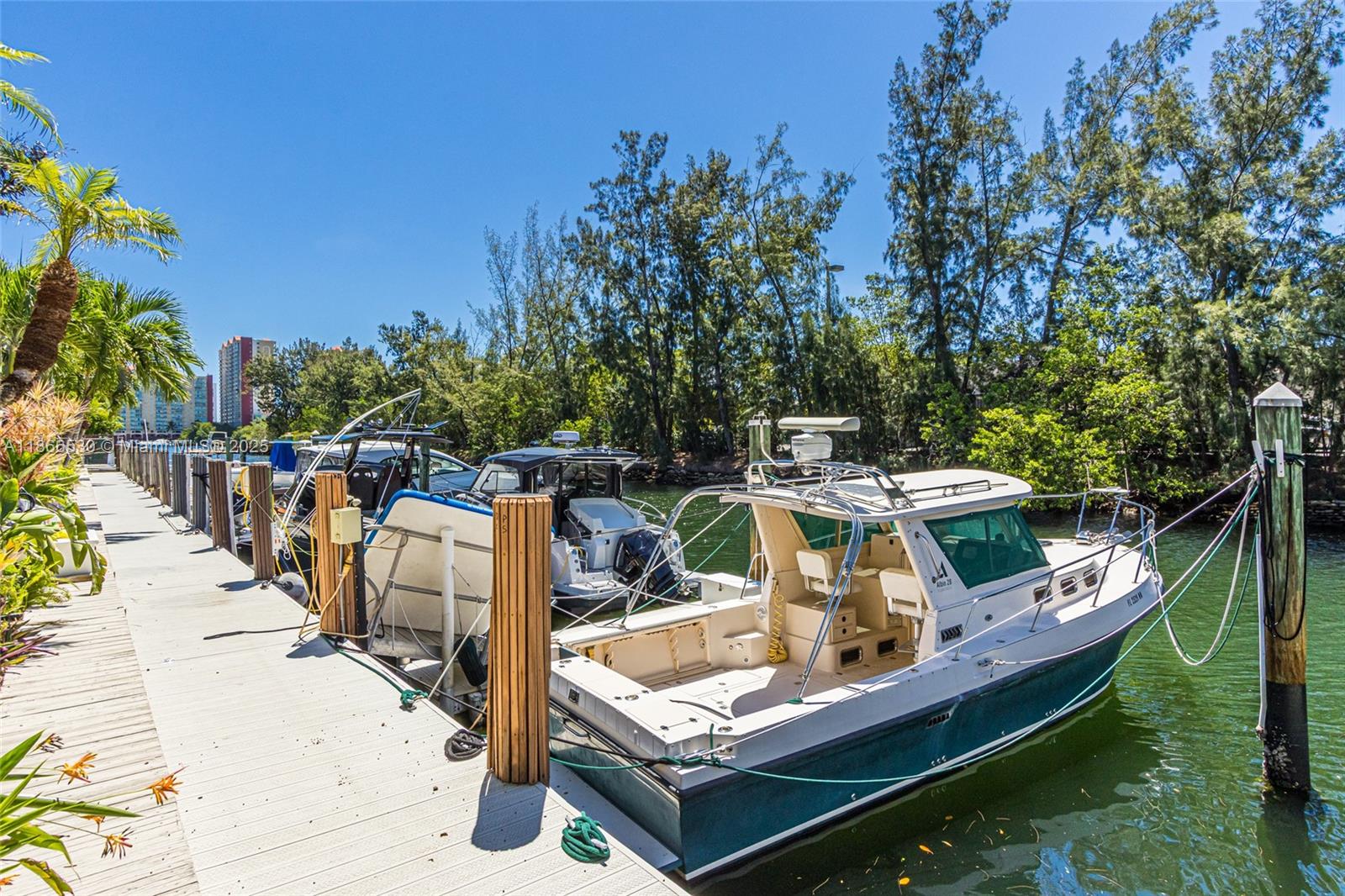 EASTERN SHORES - Residential