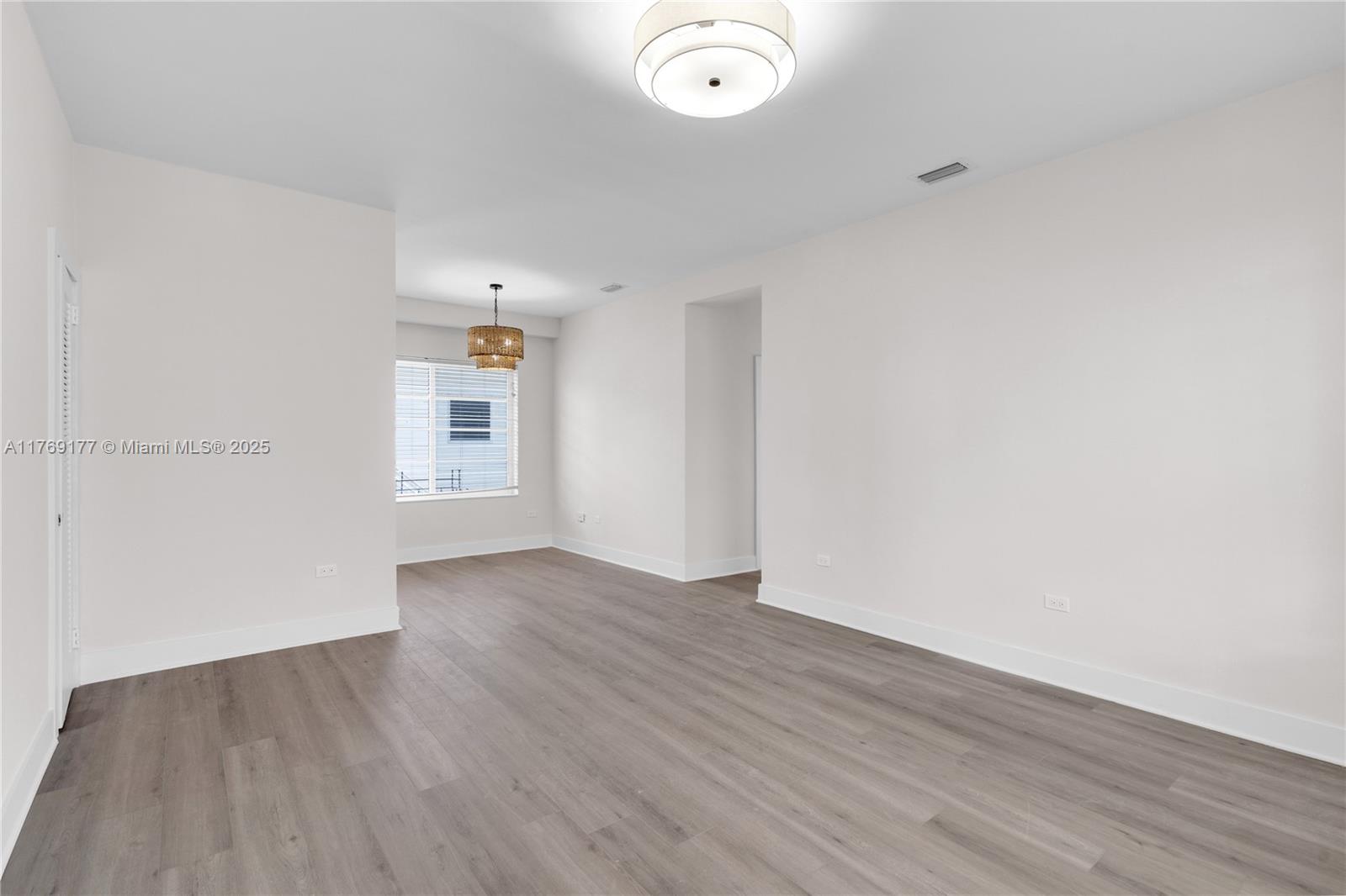 LINCOLN TERRACE SUB - Residential Income