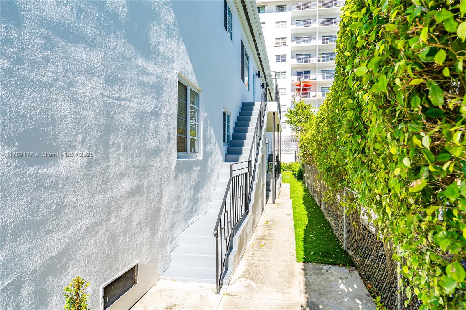LINCOLN TERRACE SUB - Residential Income