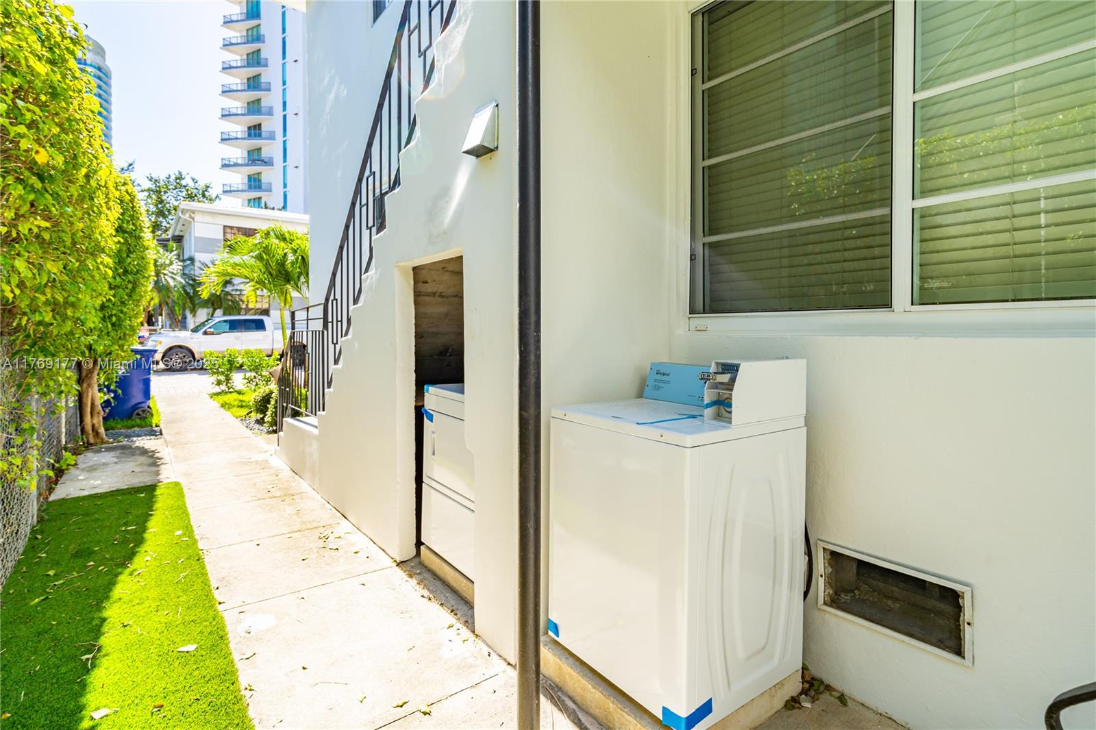 LINCOLN TERRACE SUB - Residential Income