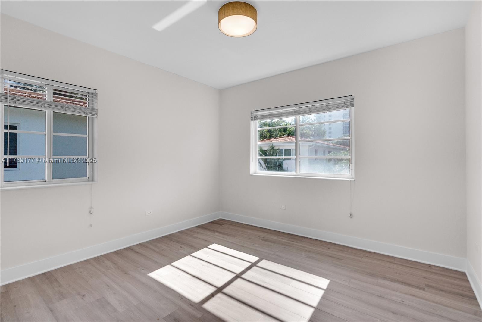 LINCOLN TERRACE SUB - Residential Income